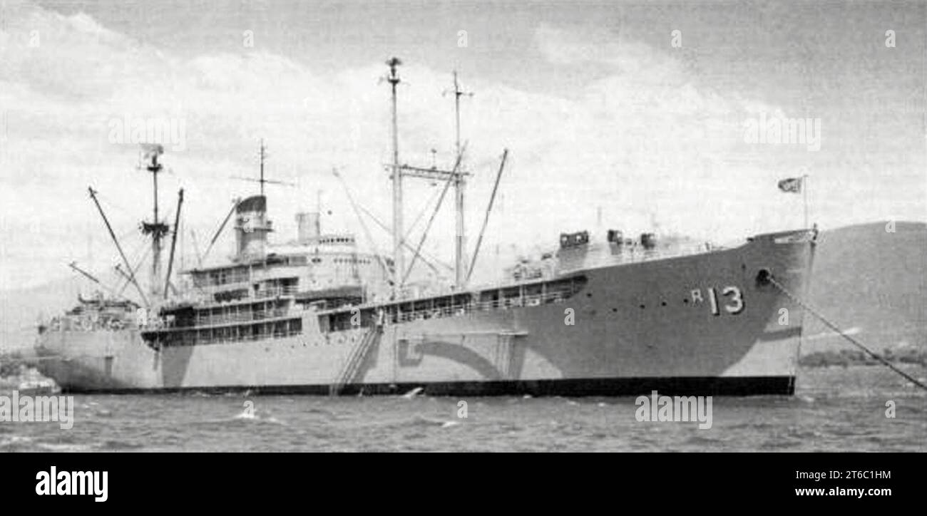 USS Amphion (AR-13) vor Kingston, Jamaika, im Februar 1964 Stockfoto