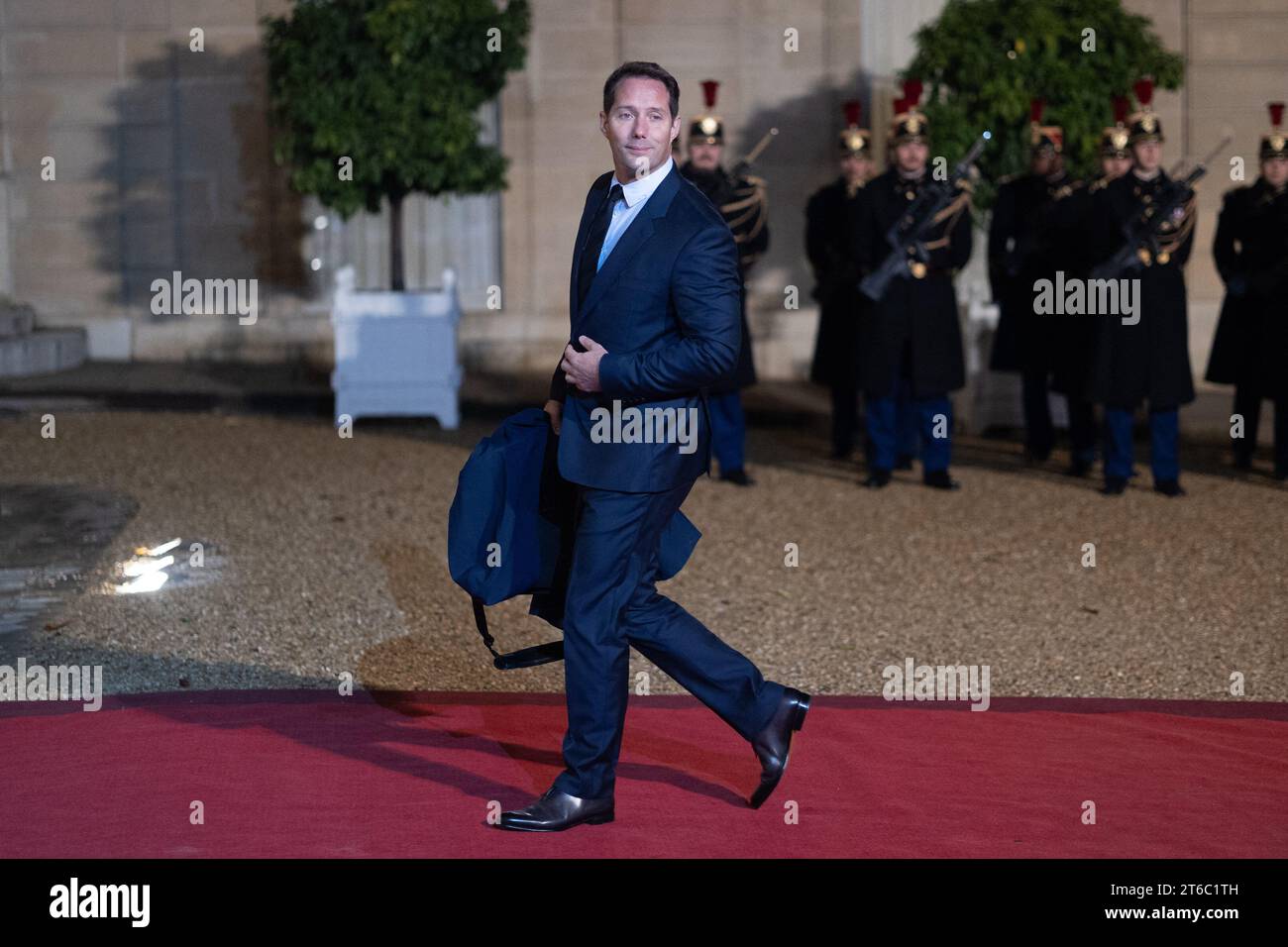 Elysee Palace in Paris am 9. November 2023. Der französische Raumfahrtingenieur, Pilot und Astronaut Thomas Pesquet trifft zu Ehren der Staats- und Regierungschefs und der Führer internationaler Organisationen, die am 6. Pariser Friedensforum teilnehmen, am 9. November 2023 im Elysee-Palast in Paris ein. Vertreter von staaten, internationalen Organisationen, Unternehmen, Entwicklungsbanken oder Nichtregierungsorganisationen werden vom 10. Bis 11. November 2023 erwartet. Die Themen dieses Jahres sind der Schutz des Planeten und der Menschen, Vertrauen und Sicherheit in den USA Stockfoto