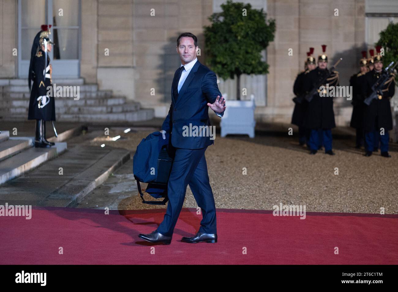 Elysee Palace in Paris am 9. November 2023. Der französische Raumfahrtingenieur, Pilot und Astronaut Thomas Pesquet trifft zu Ehren der Staats- und Regierungschefs und der Führer internationaler Organisationen, die am 6. Pariser Friedensforum teilnehmen, am 9. November 2023 im Elysee-Palast in Paris ein. Vertreter von staaten, internationalen Organisationen, Unternehmen, Entwicklungsbanken oder Nichtregierungsorganisationen werden vom 10. Bis 11. November 2023 erwartet. Die Themen dieses Jahres sind der Schutz des Planeten und der Menschen, Vertrauen und Sicherheit in den USA Stockfoto