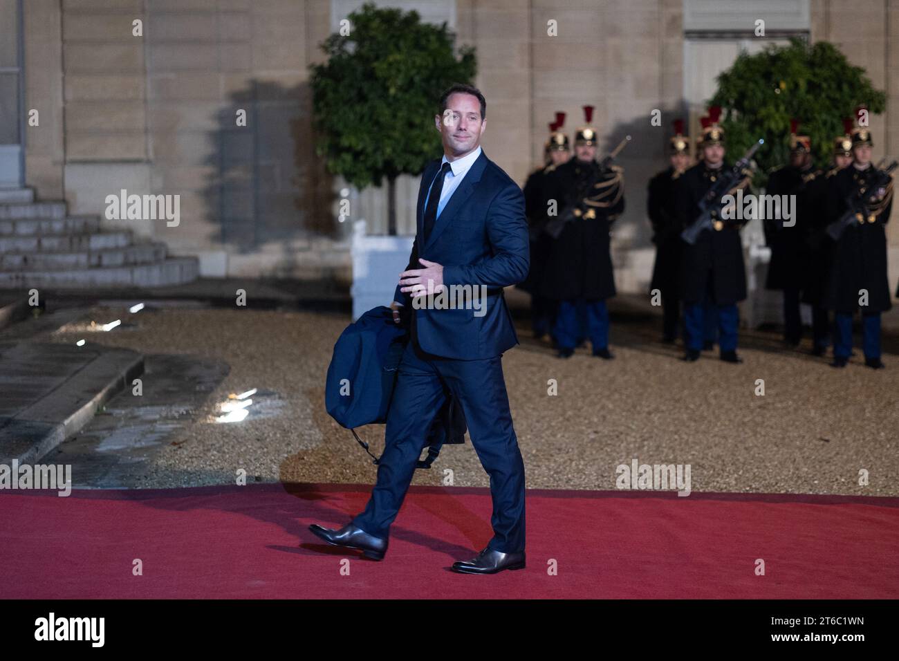 Elysee Palace in Paris am 9. November 2023. Der französische Raumfahrtingenieur, Pilot und Astronaut Thomas Pesquet trifft zu Ehren der Staats- und Regierungschefs und der Führer internationaler Organisationen, die am 6. Pariser Friedensforum teilnehmen, am 9. November 2023 im Elysee-Palast in Paris ein. Vertreter von staaten, internationalen Organisationen, Unternehmen, Entwicklungsbanken oder Nichtregierungsorganisationen werden vom 10. Bis 11. November 2023 erwartet. Die Themen dieses Jahres sind der Schutz des Planeten und der Menschen, Vertrauen und Sicherheit in den USA Stockfoto