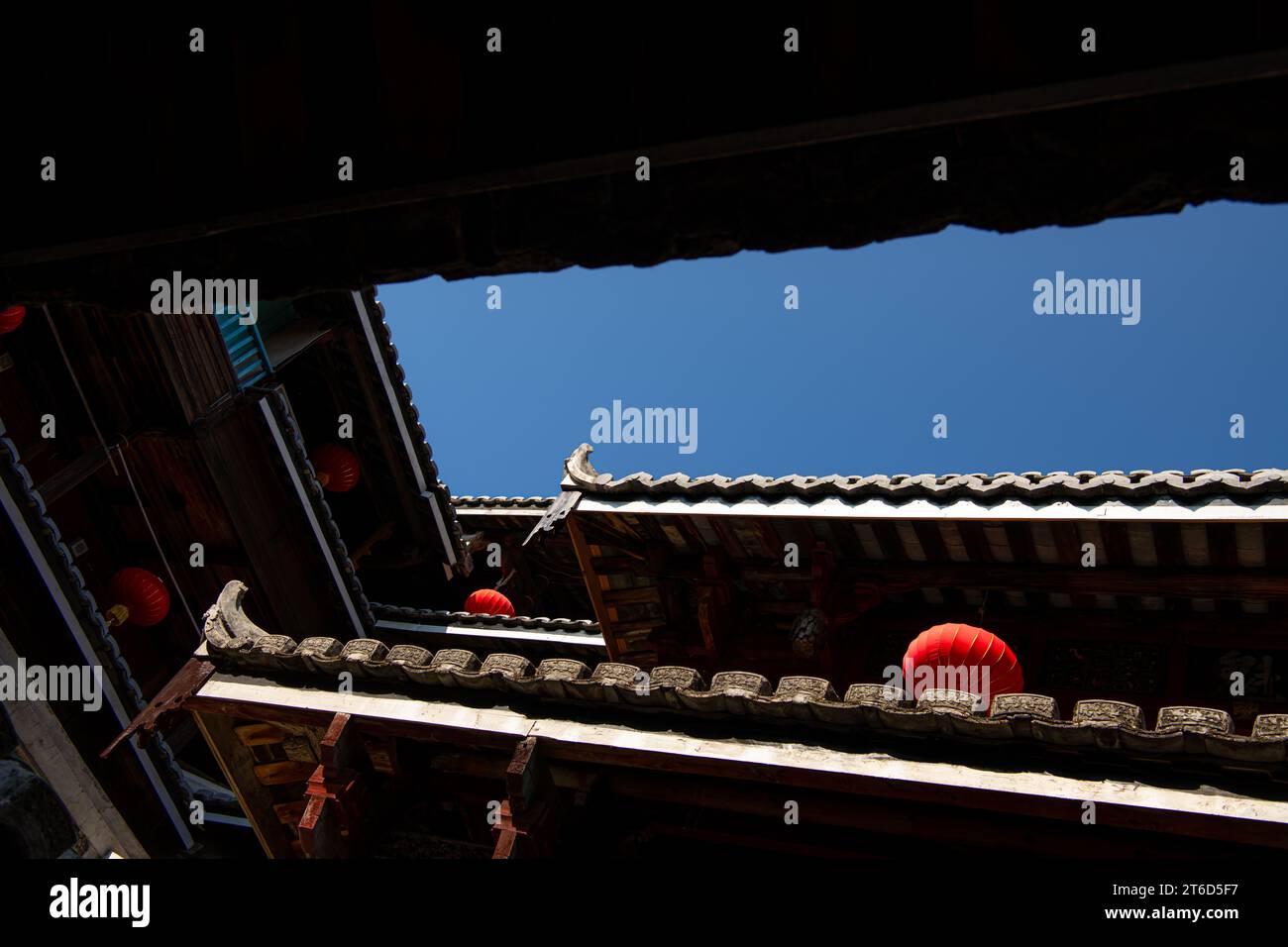 Hekeng Tulou Cluster am frühen Morgen. Tulou ist die einzigartige traditionelle ländliche Wohnung von Hakka. Capture Translaton from Chinese: Earth Building Stockfoto Hekeng Tulou Cluster am frühen Morgen. Tulou ist die einzigartige traditionelle ländliche Wohnung von Hakka. Capture Translaton from Chinese: Earth Building Stockfoto