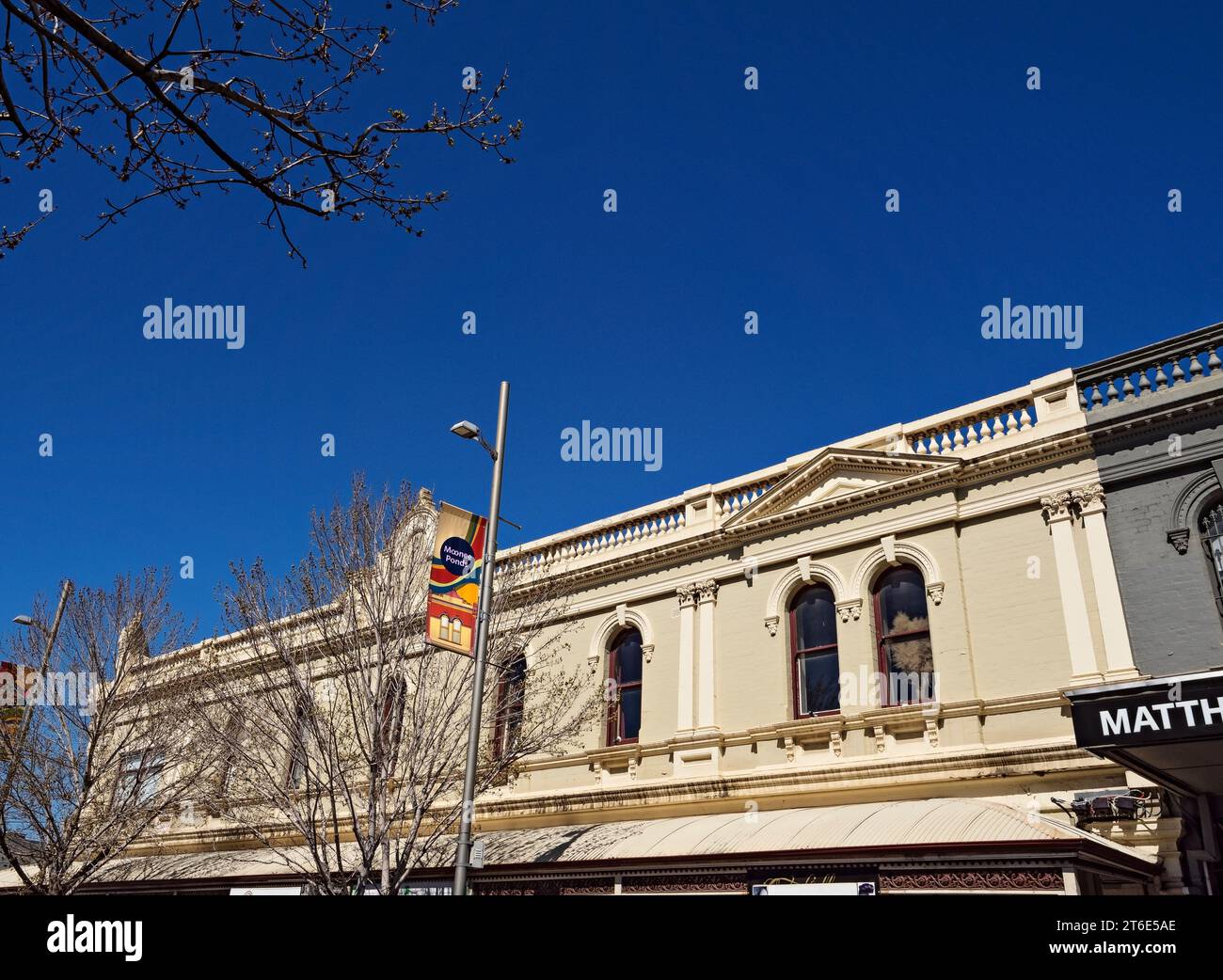 Melbourne Australien / viktorianische Fassade in Puckle Street, Moonee Ponds. Das ehemalige 1893 Junction Hotel. Stockfoto