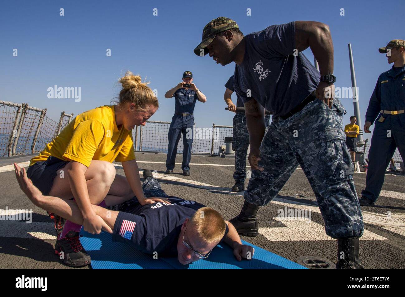 USS-TRICHTER (DDG 70) 140215 Stockfoto