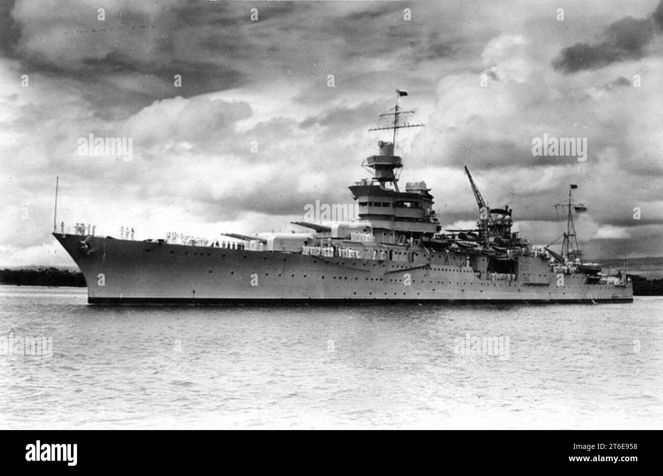 USS Indianapolis (CA-35) in Pearl Harbor, ca. 1937 Stockfoto