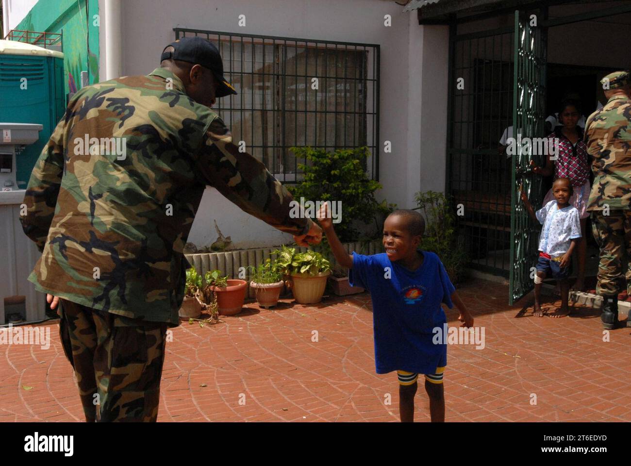 USS Kearsarge hilft bei der Fortsetzung des Versprechens 08 Stockfoto