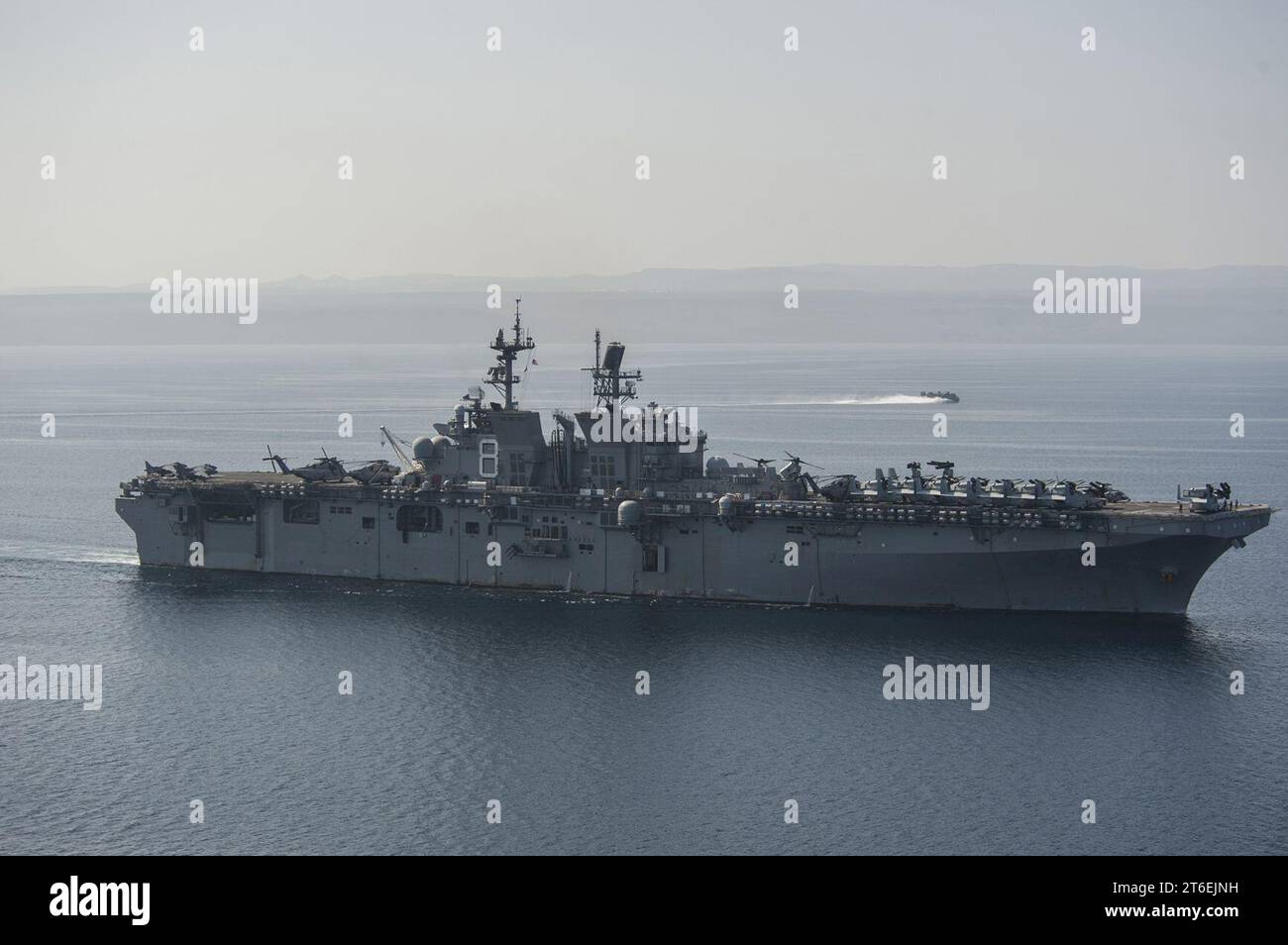 USS Makin Island (LHD-8) mit Landungsboot, Luftkissen Übung Krokodildolch 2016 US Navy 161206 Stockfoto