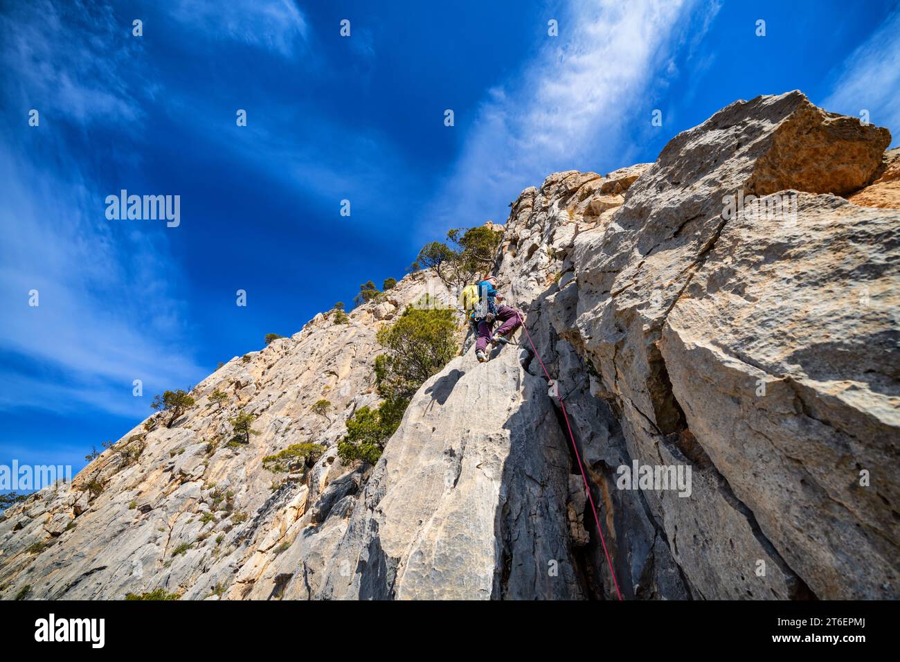 Trad-Klettern am Puig Campana Berg, Finestrat Alicante, Spanien Stockfoto