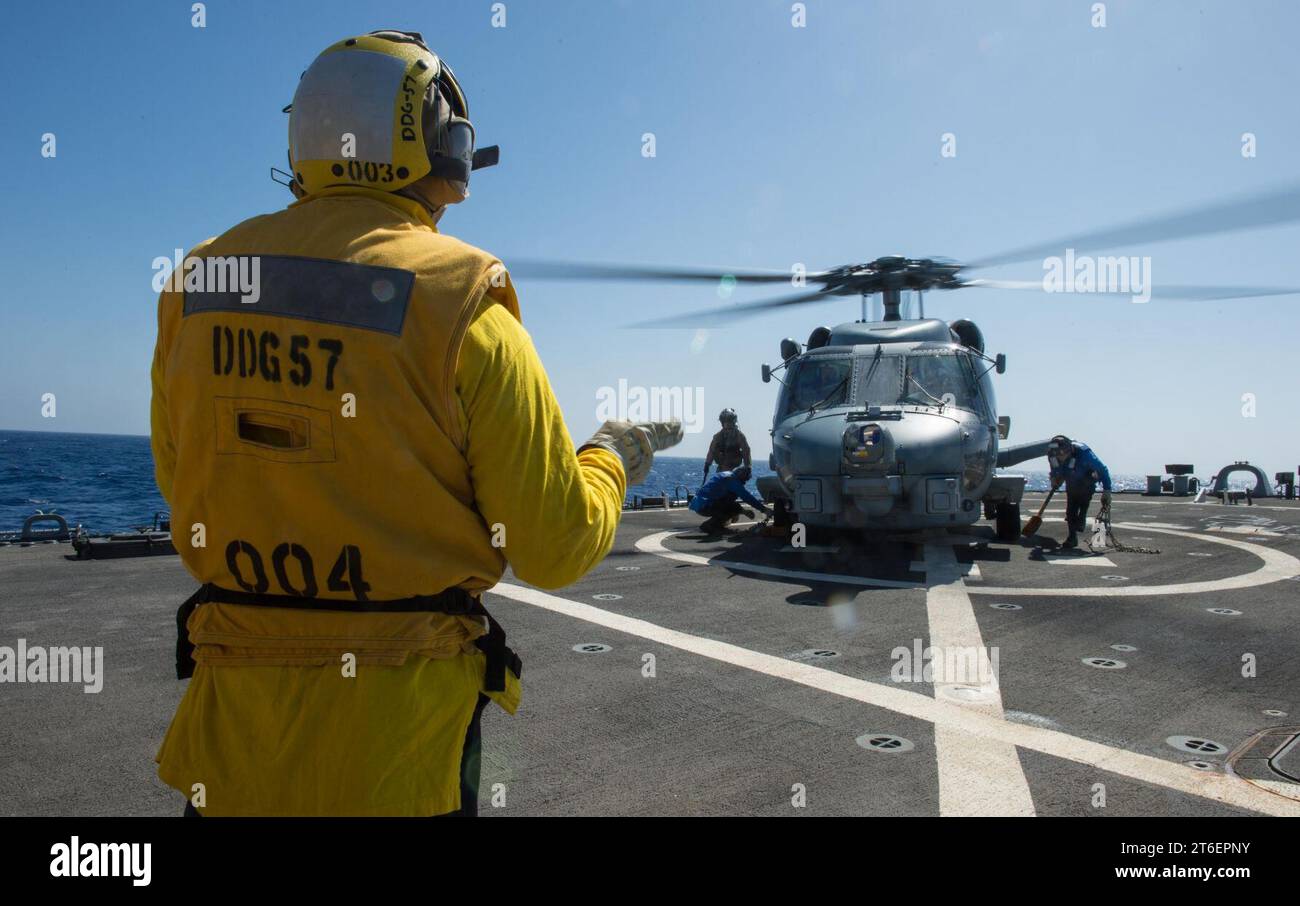 USS Mitscher (DDG 57) 141019 Stockfoto