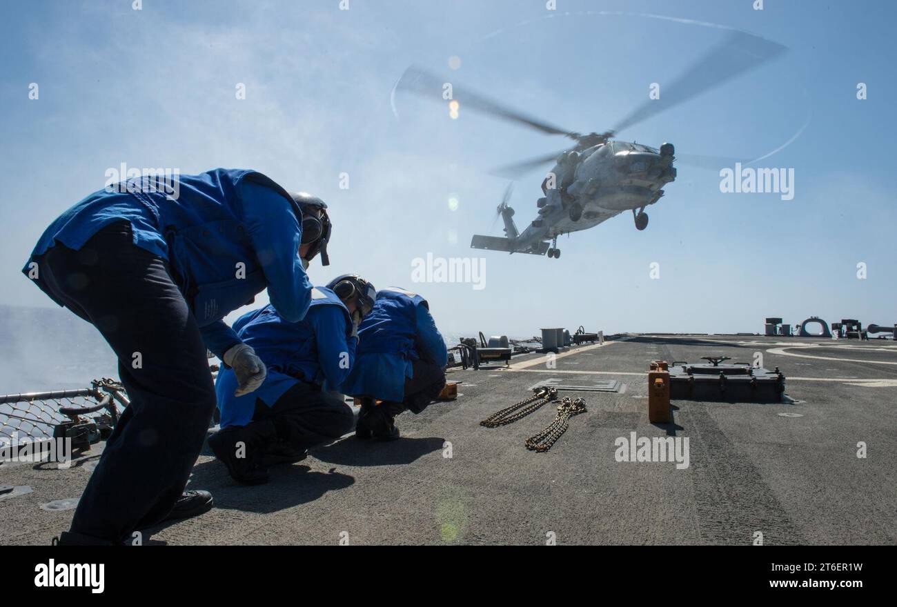 USS Mitscher Operations 141019 Stockfoto