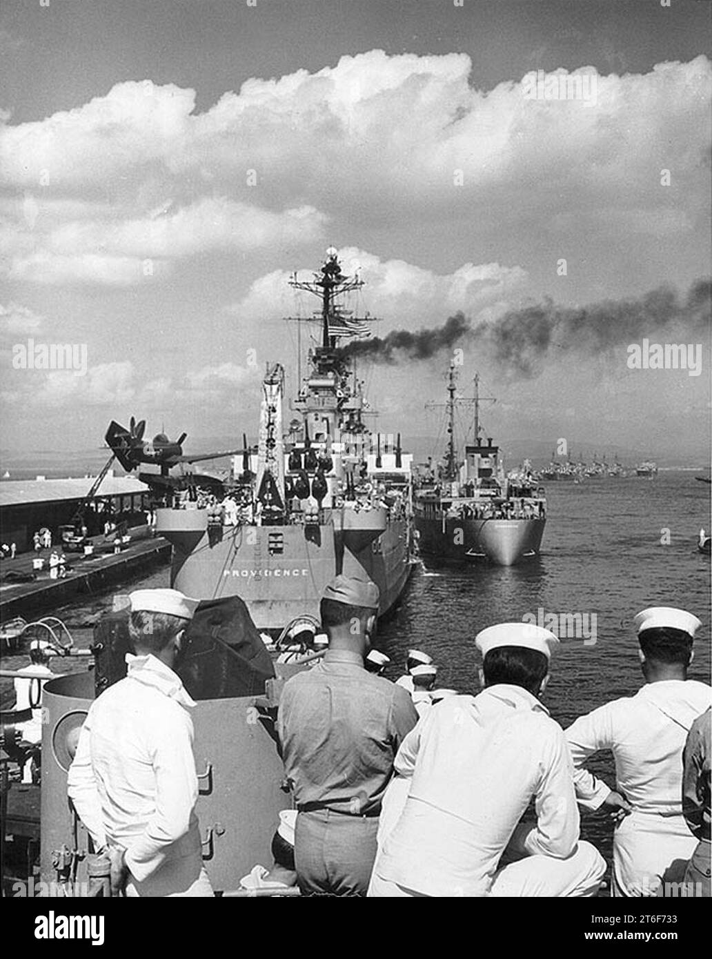 USS Providence (CL-82) in Gibraltar im September 1948 Stockfoto