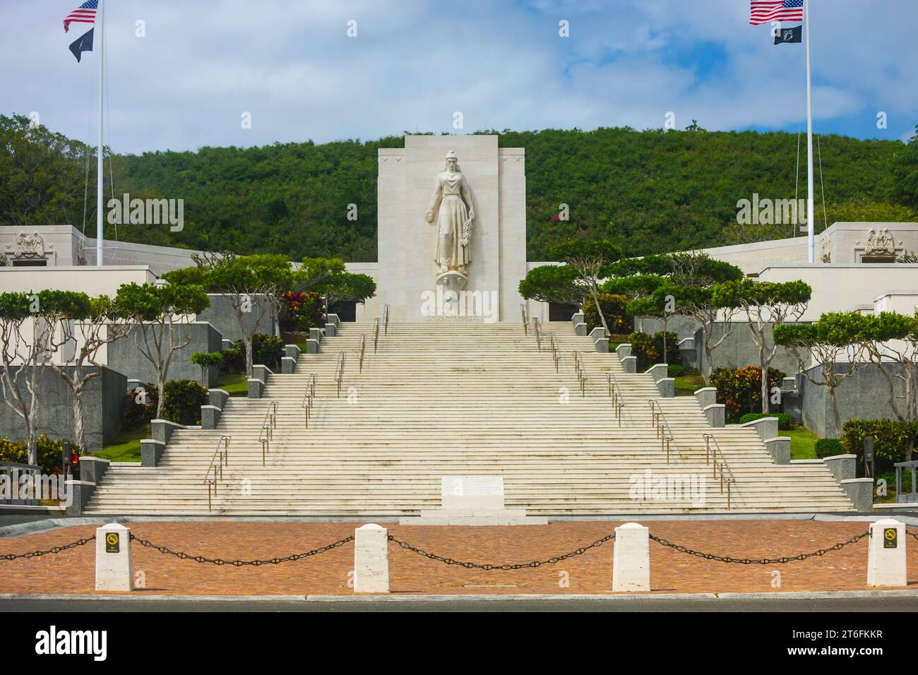 Honolulu, Hi, USA - 8. Februar 2009: Lady Columbia Statue auf dem National Memorial Cemetery of the Pacific, auf einem Hügel, um ihre Opfer zu überblicken. Stockfoto