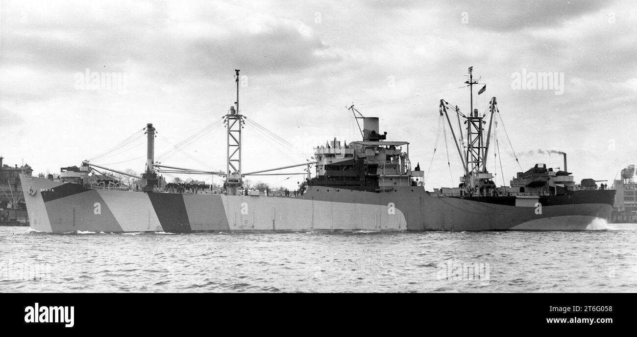 USS Torrance (AKA-76) in New York City (USA), 23. November 1944 (BS 78526) Stockfoto