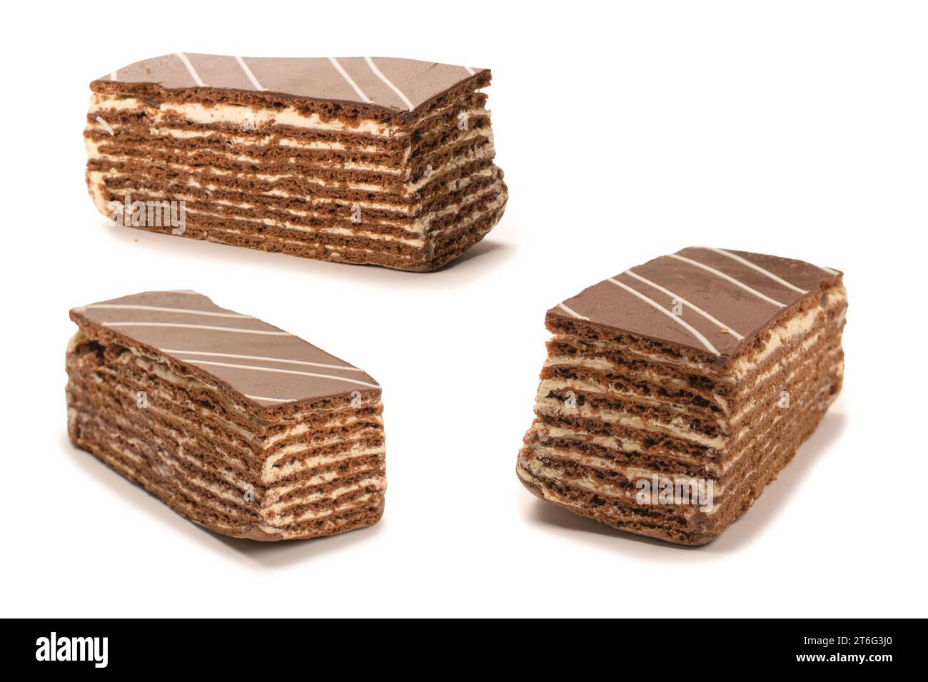 Schokoladenkuchen isoliert auf weißem Hintergrund. Draufsicht. Stockfoto