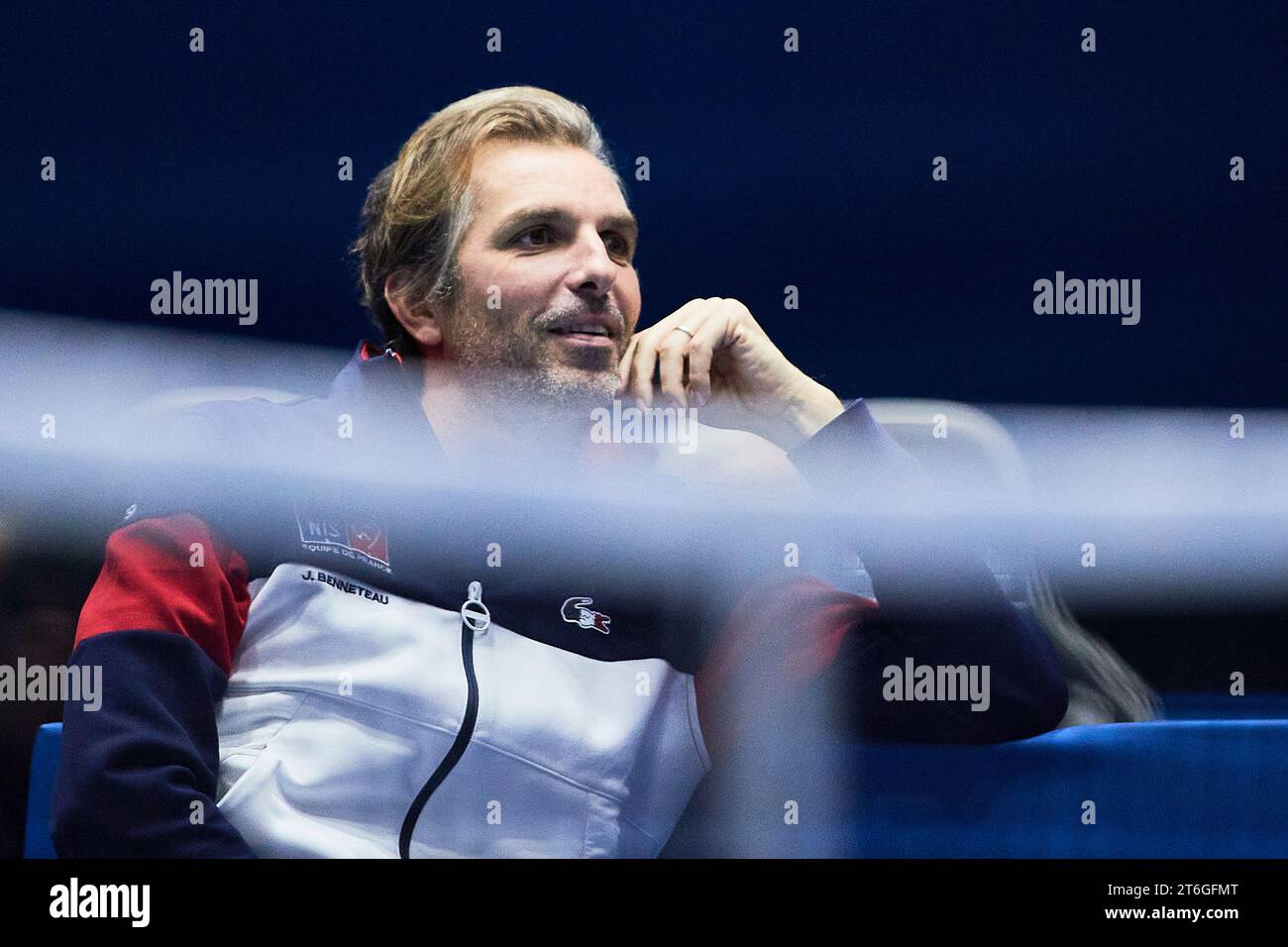 Sevilla, Spanien, 10. November 2023. Julien Benneteau Kapitän von Frankreich während des Spiels von Clara Burel von Frankreich erneut Jule Niemeier von Deutschland im Billie Jean King Cup Finale in Sevilla. Kredit: Omar Arnau Kredit: Saolab/Alamy Live News Stockfoto