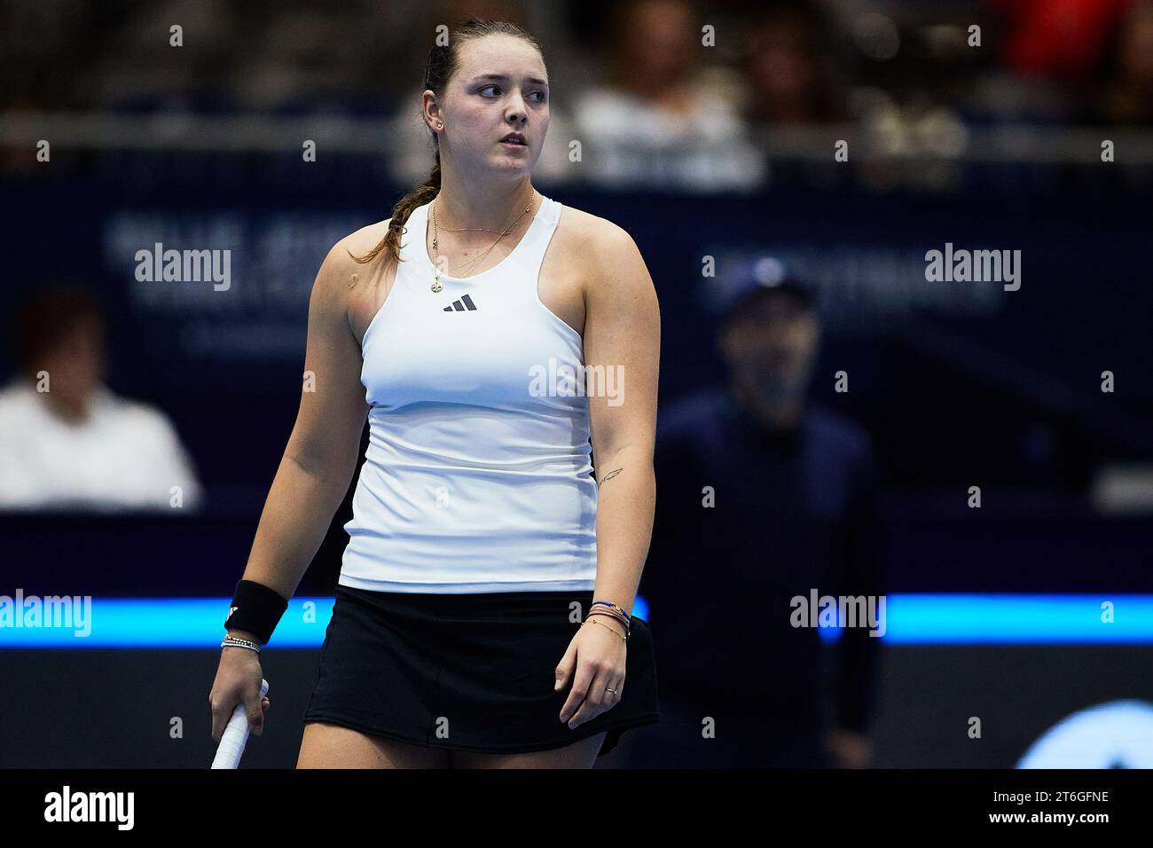 Sevilla, Spanien, 10. November 2023. Jule Niemeier aus Deutschland während des Spiels erneut Clara Burel aus Frankreich beim Billie Jean King Cup Finale in Sevilla. Kredit: Omar Arnau Kredit: Saolab/Alamy Live News Stockfoto
