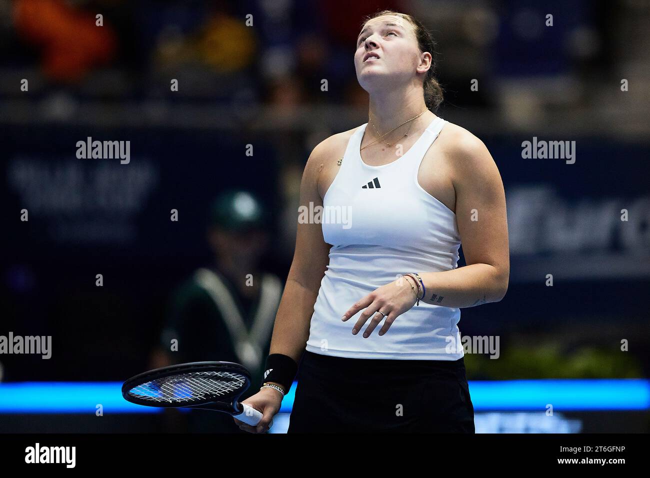 Sevilla, Spanien, 10. November 2023. Jule Niemeier aus Deutschland während des Spiels erneut Clara Burel aus Frankreich beim Billie Jean King Cup Finale in Sevilla. Kredit: Omar Arnau Kredit: Saolab/Alamy Live News Stockfoto