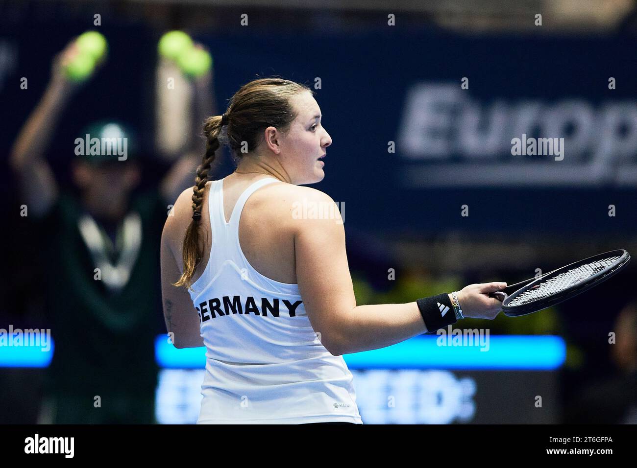 Sevilla, Spanien, 10. November 2023. Jule Niemeier aus Deutschland während des Spiels erneut Clara Burel aus Frankreich beim Billie Jean King Cup Finale in Sevilla. Kredit: Omar Arnau Kredit: Saolab/Alamy Live News Stockfoto
