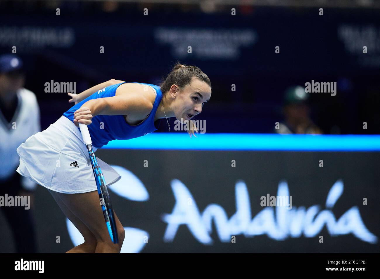 Sevilla, Spanien, 10. November 2023. Clara Burel aus Frankreich während des Spiels erneut Jule Niemeier aus Deutschland beim Billie Jean King Cup Finale in Sevilla. Kredit: Omar Arnau Kredit: Saolab/Alamy Live News Stockfoto