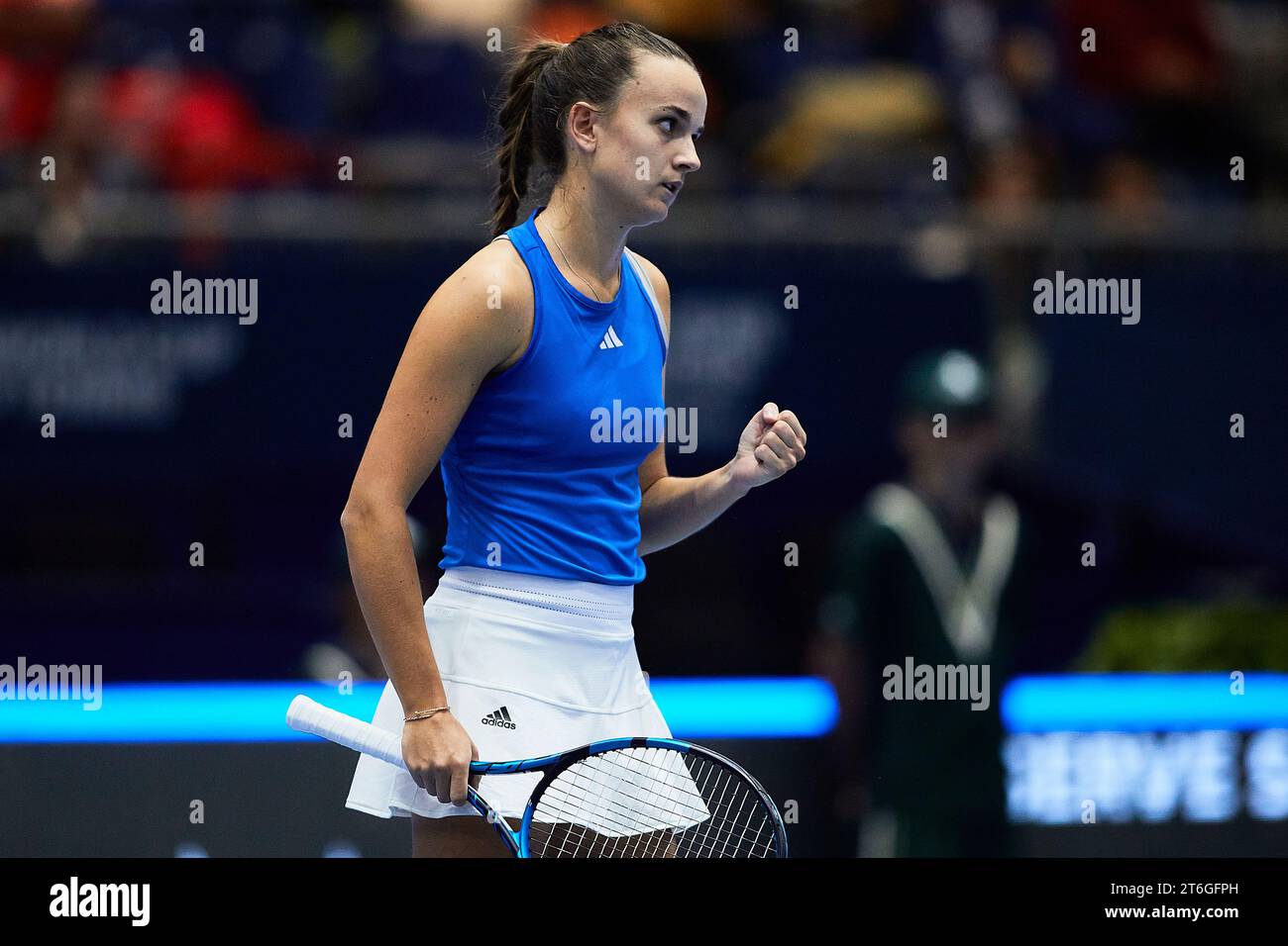 Sevilla, Spanien, 10. November 2023. Clara Burel aus Frankreich während des Spiels erneut Jule Niemeier aus Deutschland beim Billie Jean King Cup Finale in Sevilla. Kredit: Omar Arnau Kredit: Saolab/Alamy Live News Stockfoto