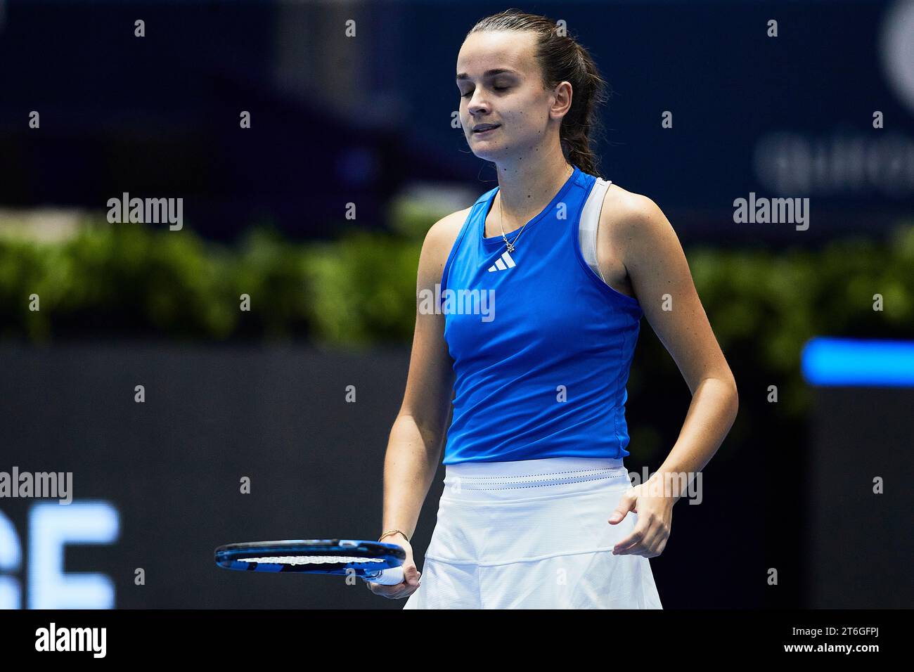 Sevilla, Spanien, 10. November 2023. Clara Burel aus Frankreich während des Spiels erneut Jule Niemeier aus Deutschland beim Billie Jean King Cup Finale in Sevilla. Kredit: Omar Arnau Kredit: Saolab/Alamy Live News Stockfoto