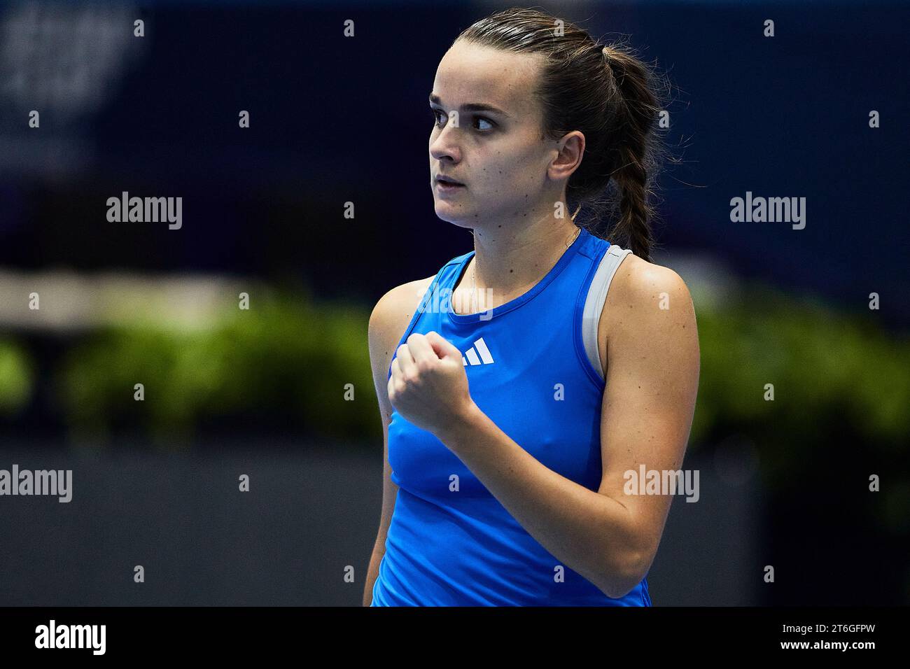 Sevilla, Spanien, 10. November 2023. Clara Burel aus Frankreich während des Spiels erneut Jule Niemeier aus Deutschland beim Billie Jean King Cup Finale in Sevilla. Kredit: Omar Arnau Kredit: Saolab/Alamy Live News Stockfoto