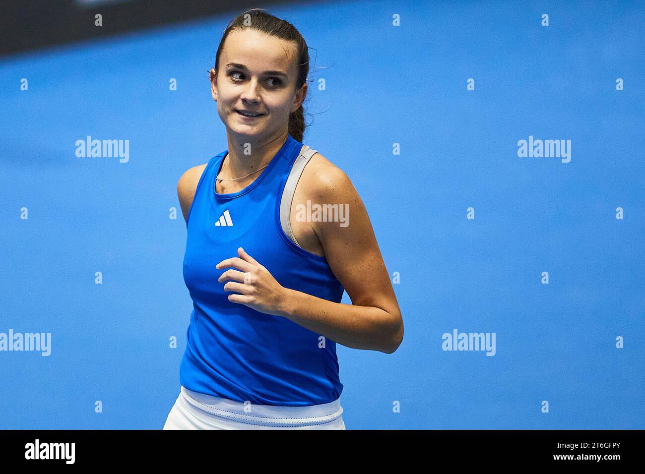 Sevilla, Spanien, 10. November 2023. Clara Burel aus Frankreich während des Spiels erneut Jule Niemeier aus Deutschland beim Billie Jean King Cup Finale in Sevilla. Kredit: Omar Arnau Kredit: Saolab/Alamy Live News Stockfoto