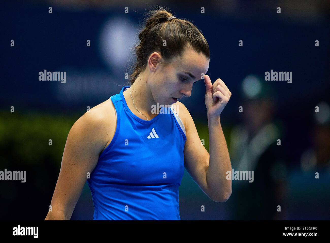 Sevilla, Spanien, 10. November 2023. Clara Burel aus Frankreich während des Spiels erneut Jule Niemeier aus Deutschland beim Billie Jean King Cup Finale in Sevilla. Kredit: Omar Arnau Kredit: Saolab/Alamy Live News Stockfoto