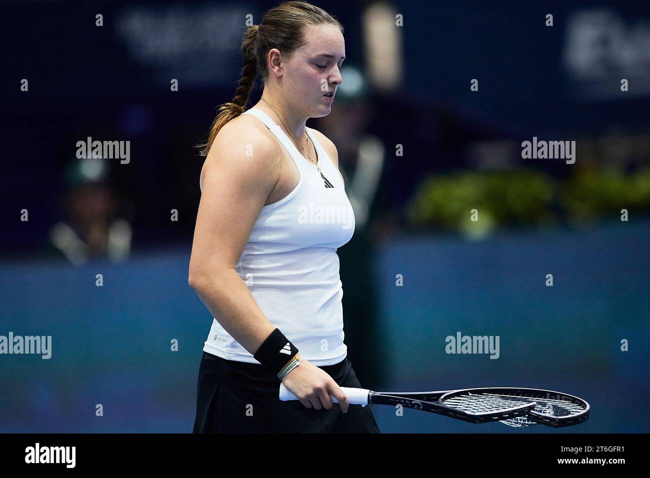 Sevilla, Spanien, 10. November 2023. Jule Niemeier aus Deutschland während des Spiels erneut Clara Burel aus Frankreich beim Billie Jean King Cup Finale in Sevilla. Kredit: Omar Arnau Kredit: Saolab/Alamy Live News Stockfoto