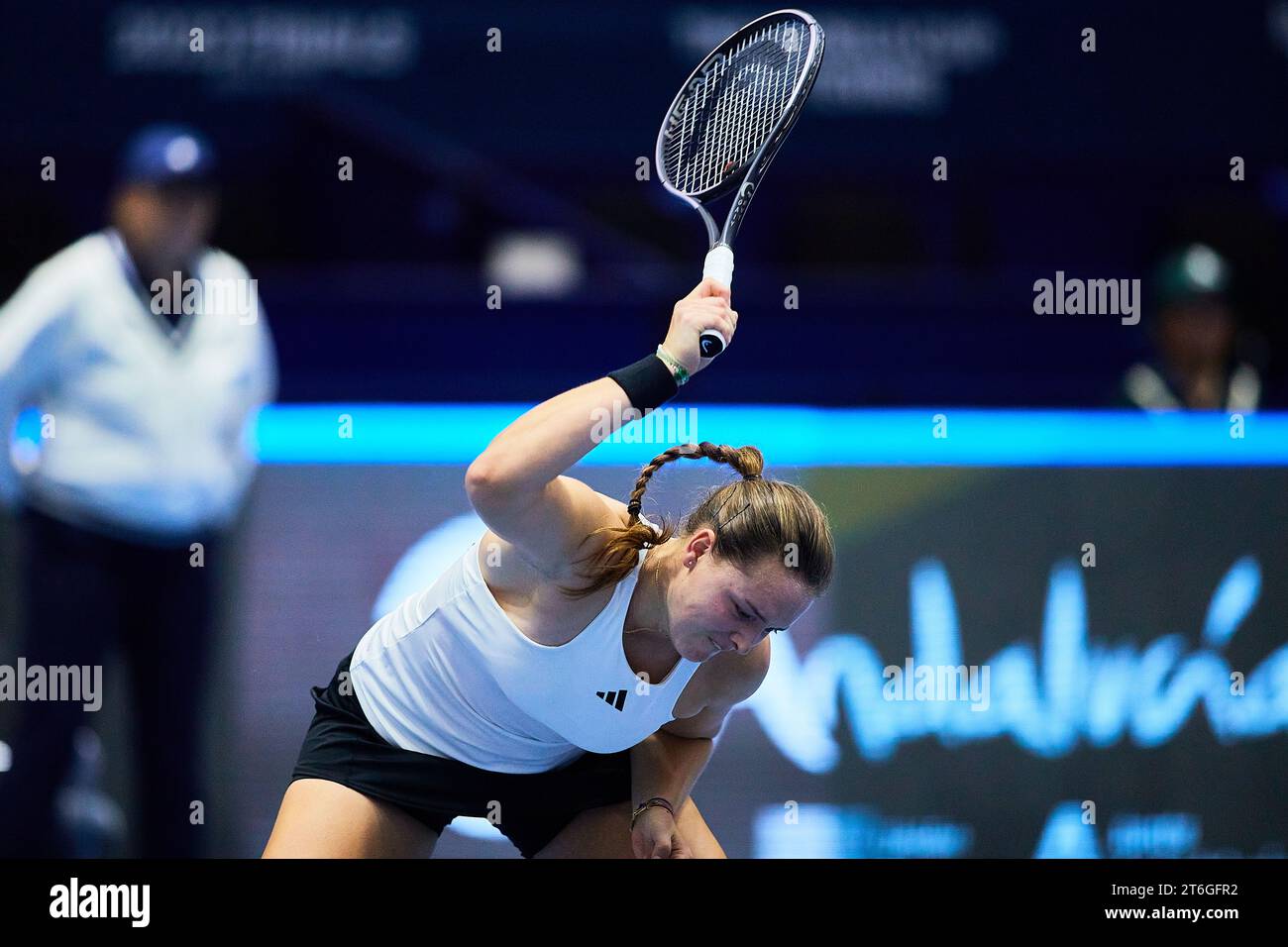 Sevilla, Spanien, 10. November 2023. Jule Niemeier aus Deutschland während des Spiels erneut Clara Burel aus Frankreich beim Billie Jean King Cup Finale in Sevilla. Kredit: Omar Arnau Kredit: Saolab/Alamy Live News Stockfoto