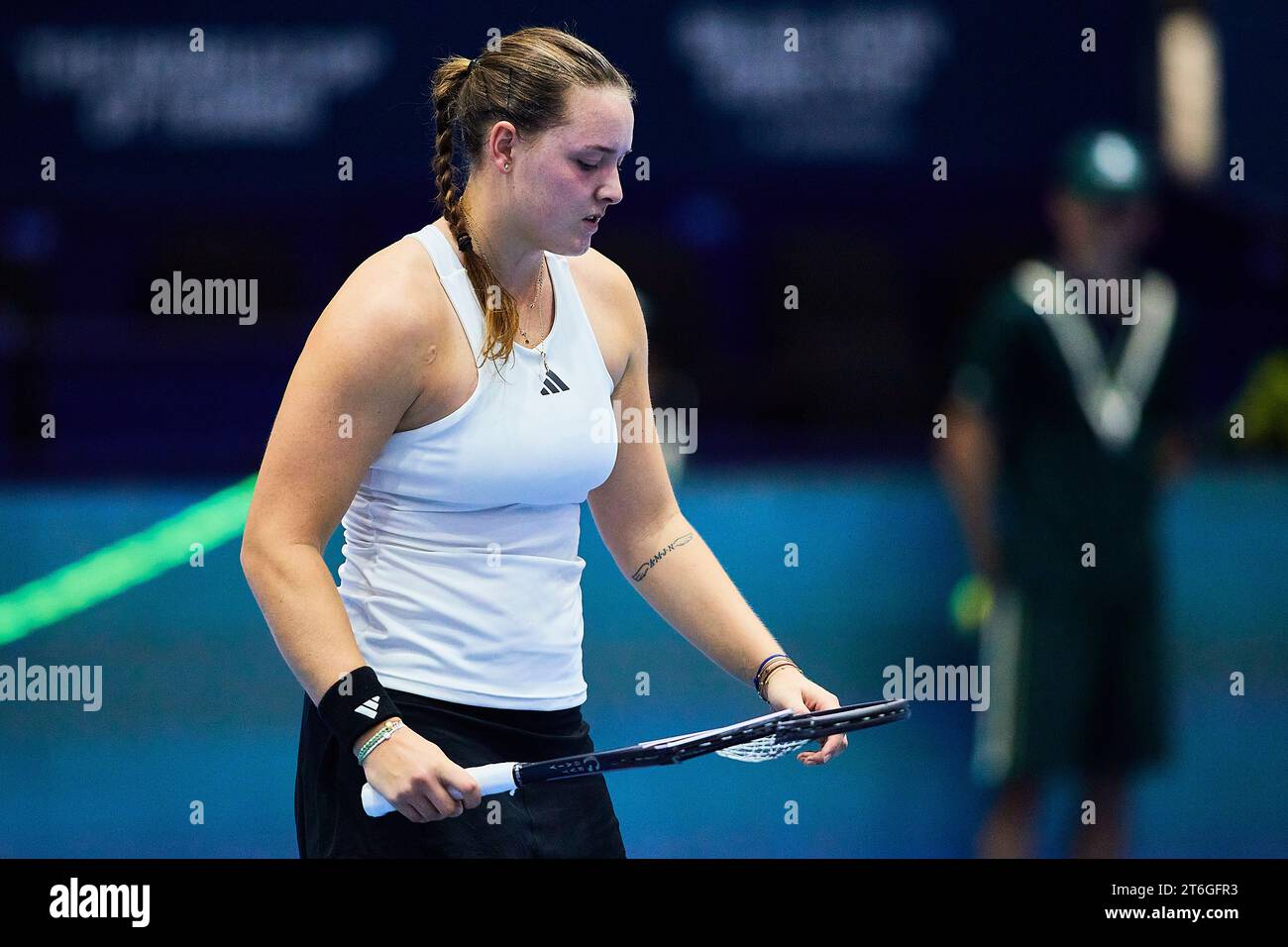 Sevilla, Spanien, 10. November 2023. Jule Niemeier aus Deutschland während des Spiels erneut Clara Burel aus Frankreich beim Billie Jean King Cup Finale in Sevilla. Kredit: Omar Arnau Kredit: Saolab/Alamy Live News Stockfoto
