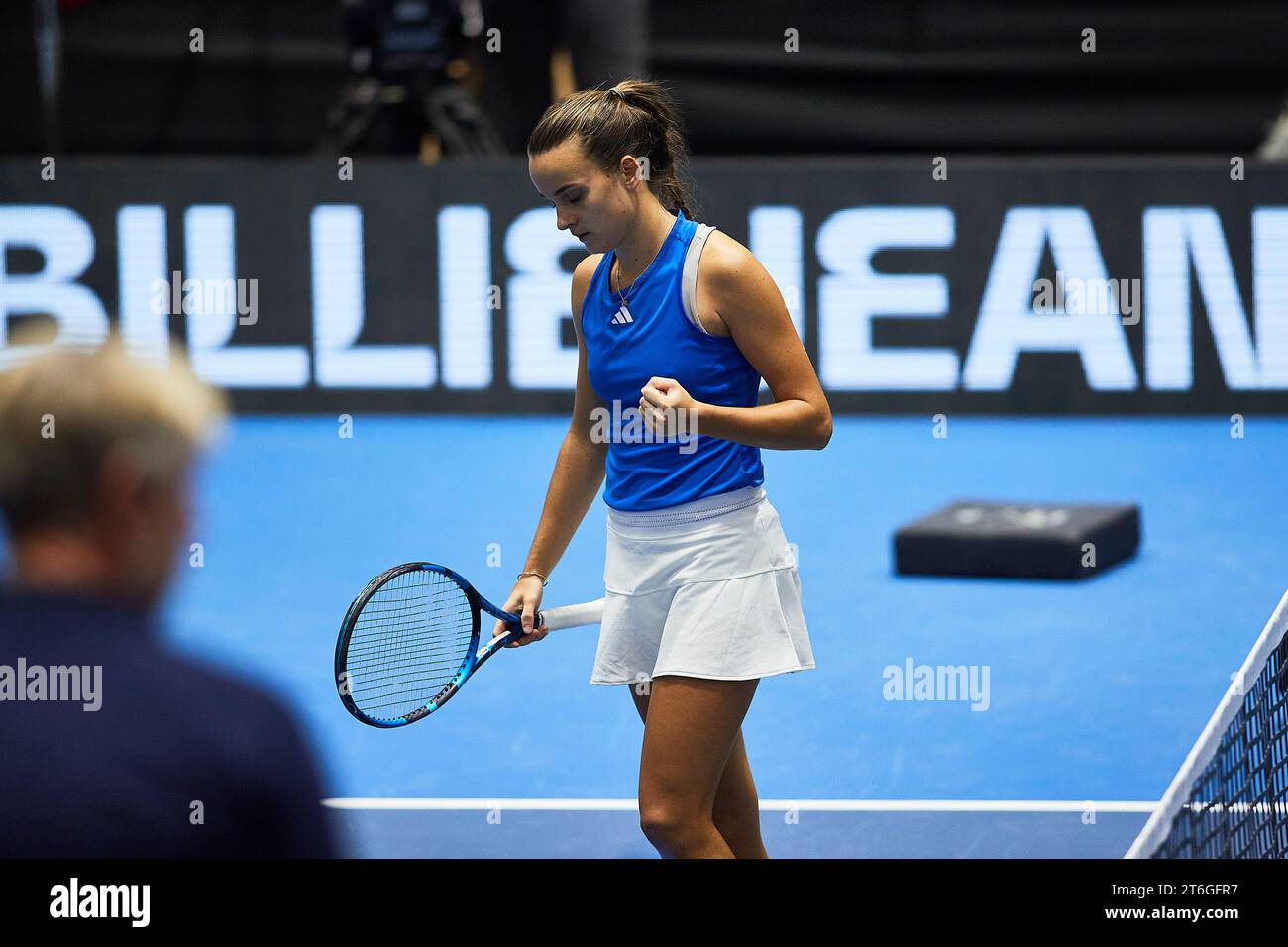 Sevilla, Spanien, 10. November 2023. Clara Burel aus Frankreich während des Spiels erneut Jule Niemeier aus Deutschland beim Billie Jean King Cup Finale in Sevilla. Kredit: Omar Arnau Kredit: Saolab/Alamy Live News Stockfoto