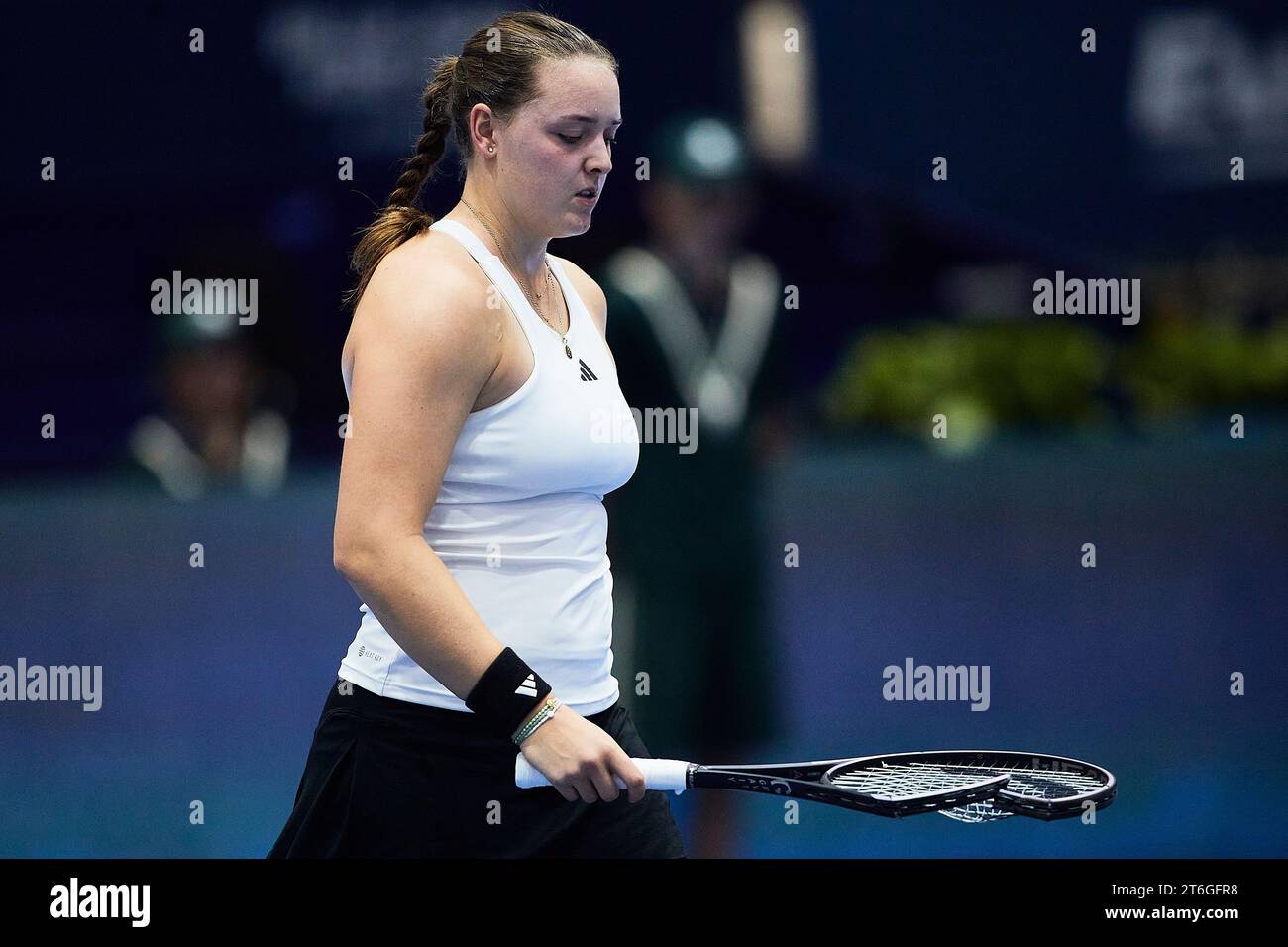 Sevilla, Spanien, 10. November 2023. Jule Niemeier aus Deutschland während des Spiels erneut Clara Burel aus Frankreich beim Billie Jean King Cup Finale in Sevilla. Kredit: Omar Arnau Kredit: Saolab/Alamy Live News Stockfoto