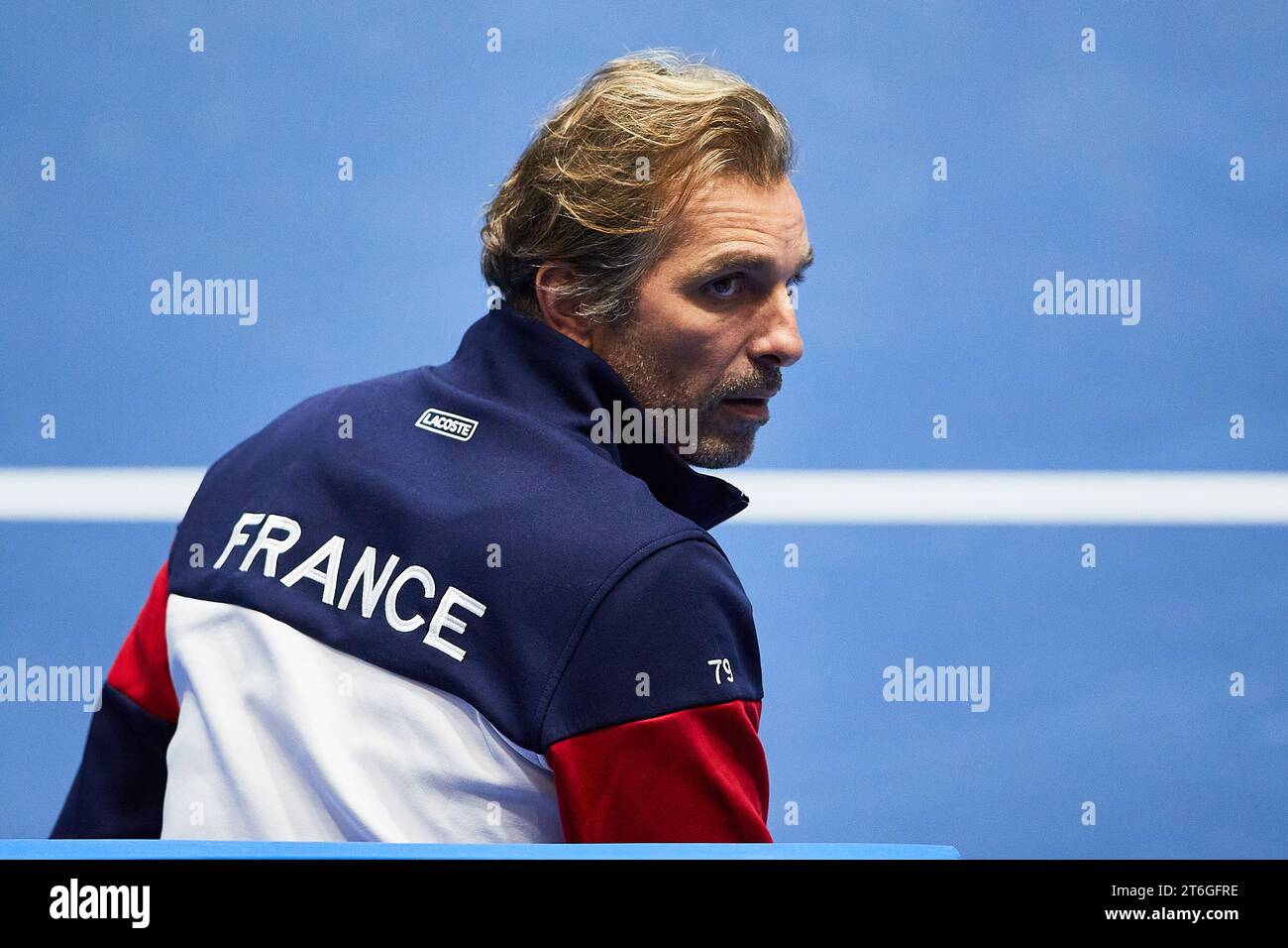 Sevilla, Spanien, 10. November 2023. Julien Benneteau Kapitän von Frankreich während des Spiels von Clara Burel von Frankreich erneut Jule Niemeier von Deutschland im Billie Jean King Cup Finale in Sevilla. Kredit: Omar Arnau Kredit: Saolab/Alamy Live News Stockfoto