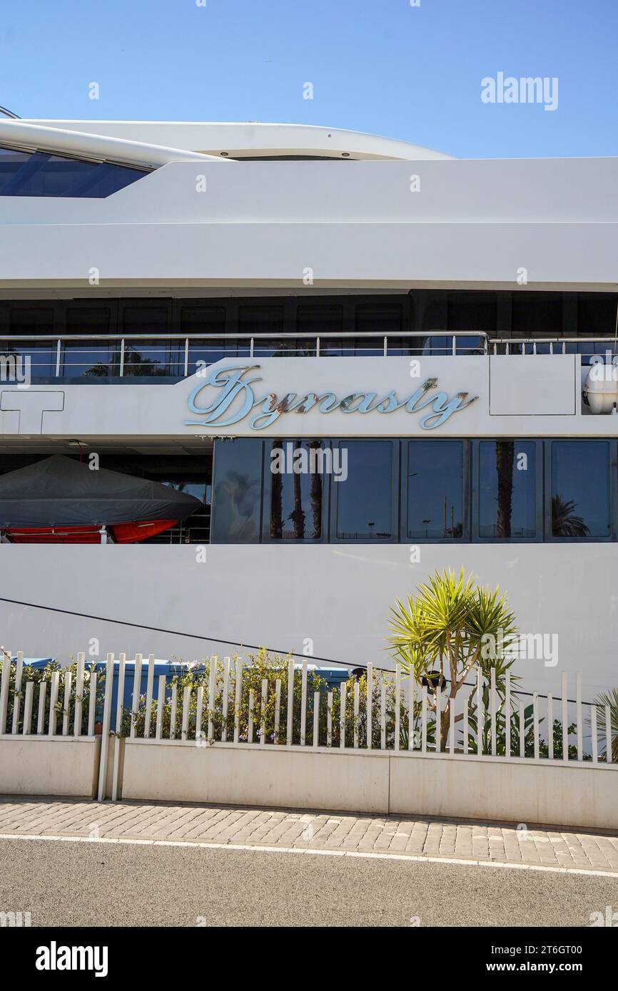 Megayacht, Superyacht, IDynasty überwintert im Hafen von Malaga, Costa del Sol, Spanien. Stockfoto