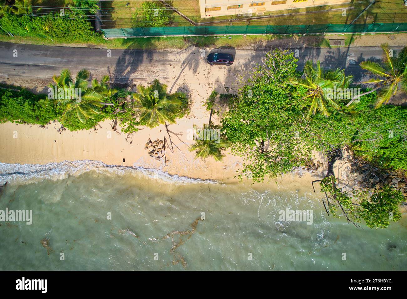 Drohnenfotografie, Klimawandel, globale Erwärmung, Anstieg des Meeresspiegels in anse Royale, Mahe, Seychellen Stockfoto