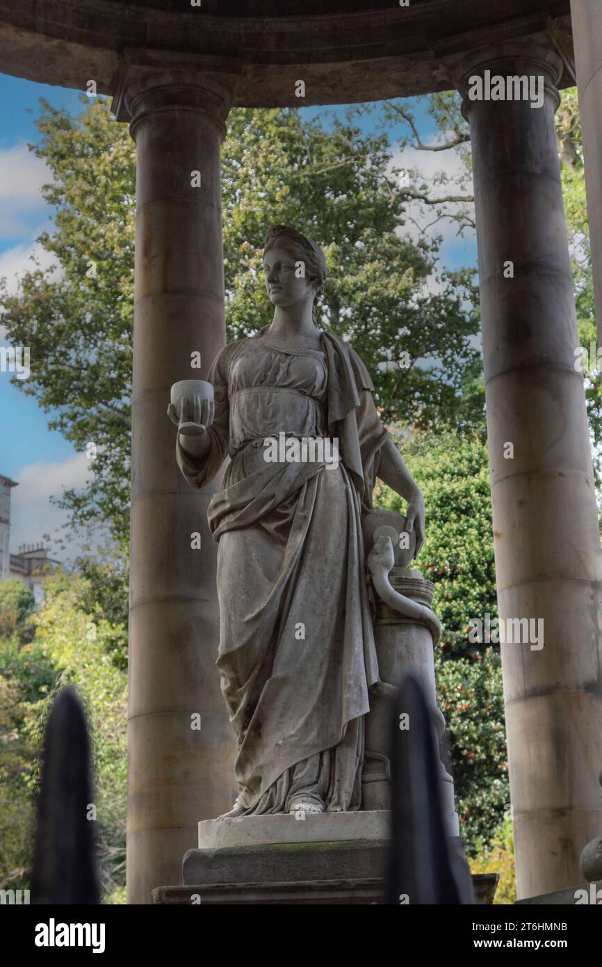 Edinburgh, neben dem Wasser von Leith, befindet sich die griechische Göttin der Gesundheit Hygeia auf dem St. Bernard's, das 1789 vom Maler Alexander Nasmyth entworfen wurde. Stockfoto