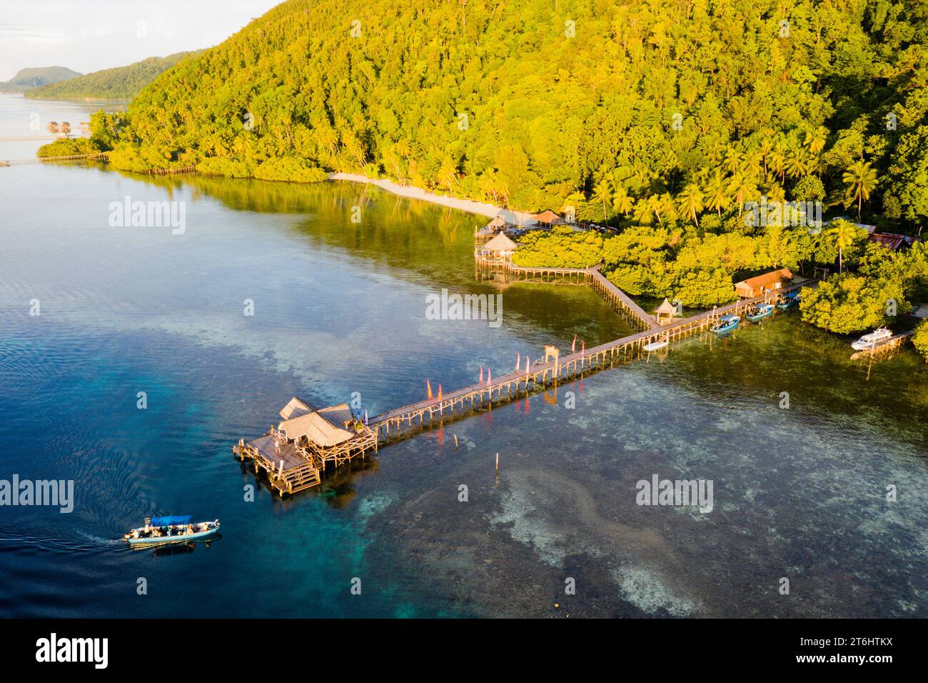 Jetty of Raja Ampat Dive Lodge, Raja Ampat, West Papua, Indonesien Stockfoto