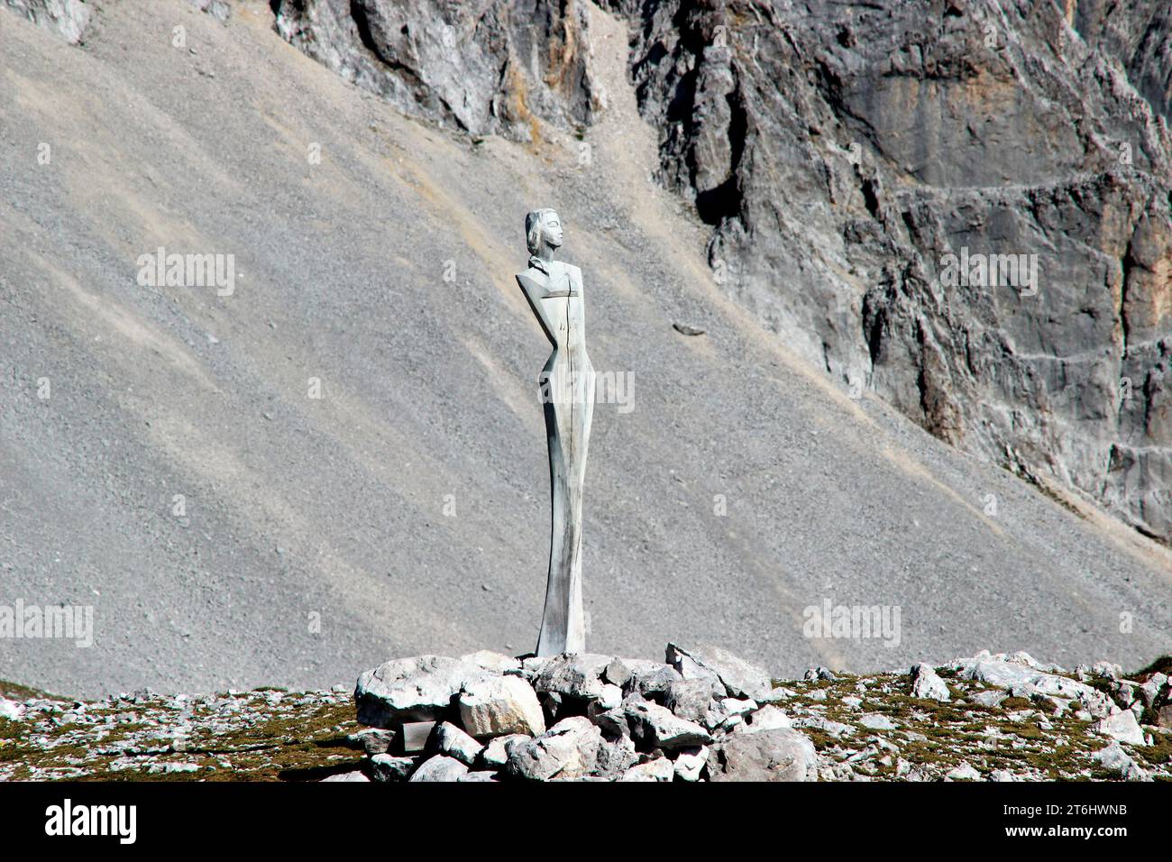 Holzskulptur am Lafatscher Joch (2,081 m), Karwendelgebirge, Absam, Tirol, Österreich Stockfoto