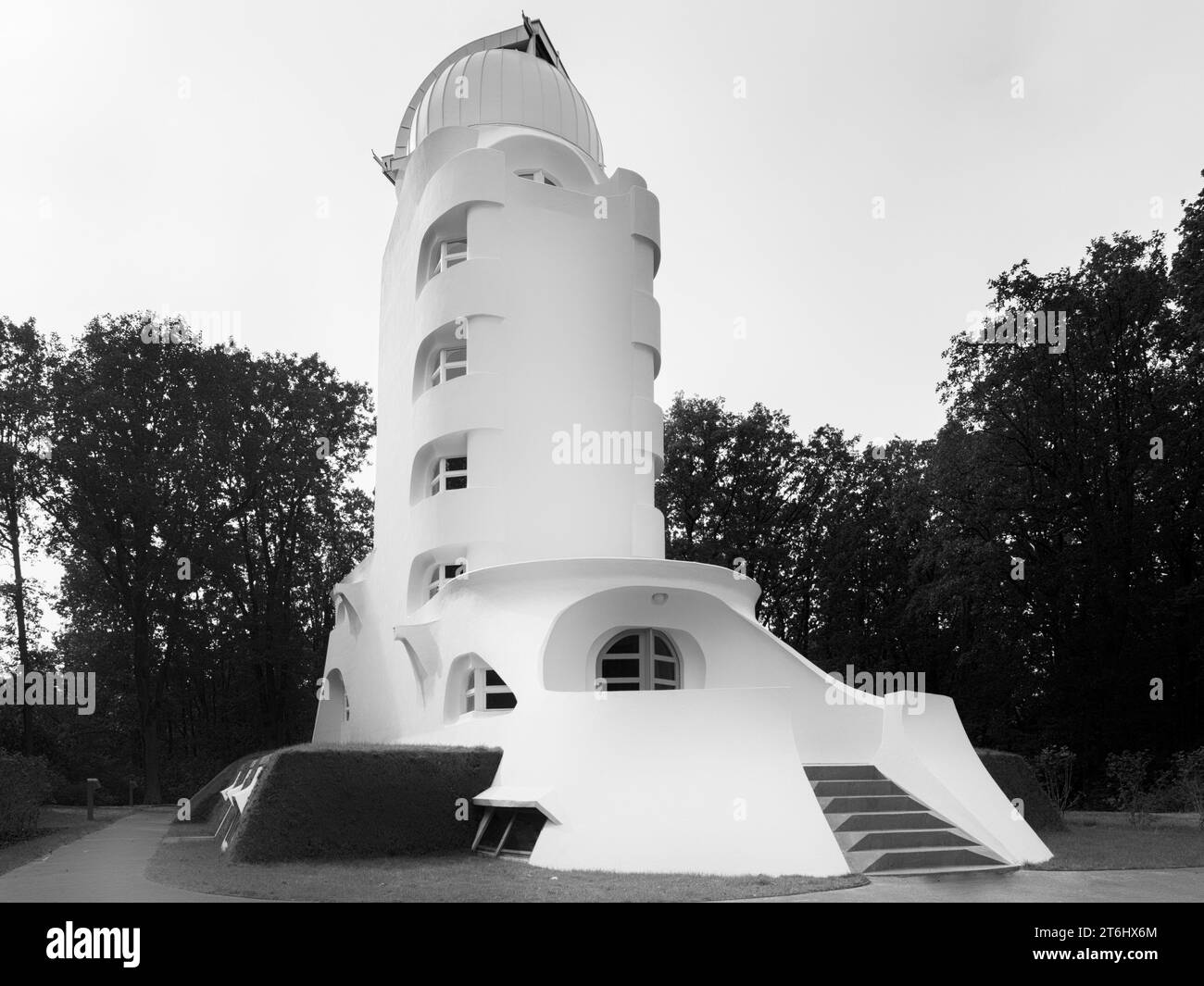 Einsteinturm auf dem Telegrafenberg in Potsdam nach Renovierung 2023 Stockfoto