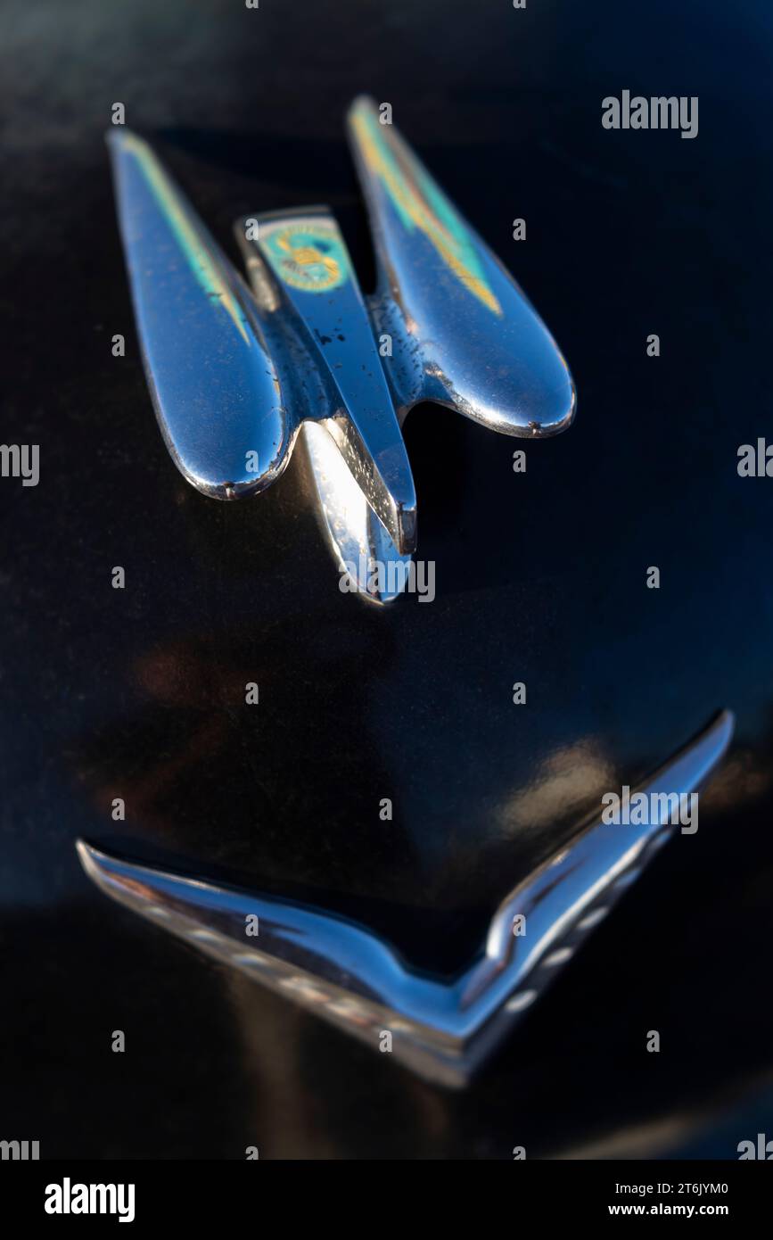 Chrysler-Kapuzenschmuck, Seligman, Route 66, Arizona Stockfoto