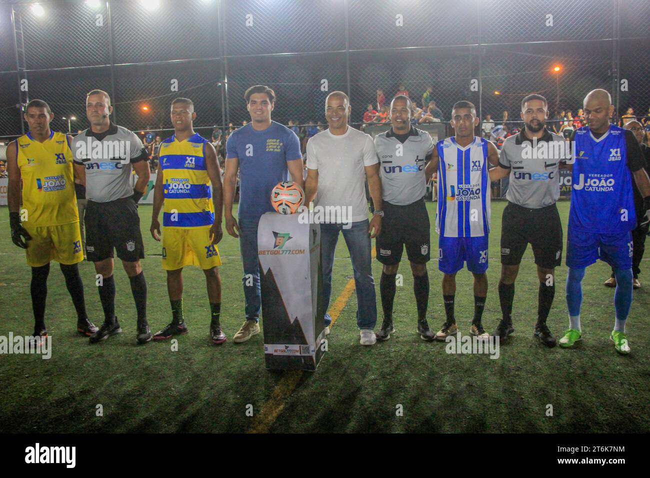 MACEI', AL - 10.11.2023: PENTACAMPEÃO CAFU EM MACEI' - am Abend dieses Freitags (10) war der fünfmalige Champion cafÚ bei der von Stadtrat João Catunda (PP) organisierten X1-Fußballveranstaltung in der Arena Maceió im Viertel Vergel do Lago anwesend, der Spieler gilt als einer der größten Rückkämpfer der brasilianischen Mannschaft und hat an mehreren sozialen Aktionen im Bundesstaat Alagoas teilgenommen. (Foto: GUIDO JR./Fotoarena) Stockfoto