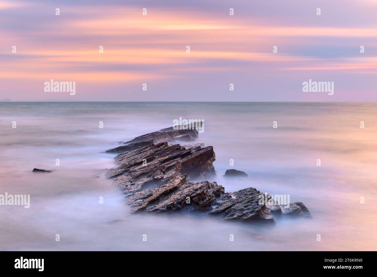 Peveril Point in Swanage Dorset Felsvorsprung bei Sonnenaufgang Stockfoto