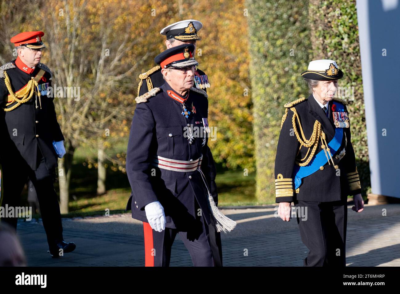 National Memorial Arboretum, Großbritannien. November 2023. Die Prinzessin Royal nimmt zusammen mit ehemaligen Soldaten und Frauen und Mitgliedern der Öffentlichkeit am Waffenstillstandsdienst Teil, um an diejenigen zu erinnern, die gedient und geopfert haben. Credit Mark Lear / Alamy Live News Stockfoto