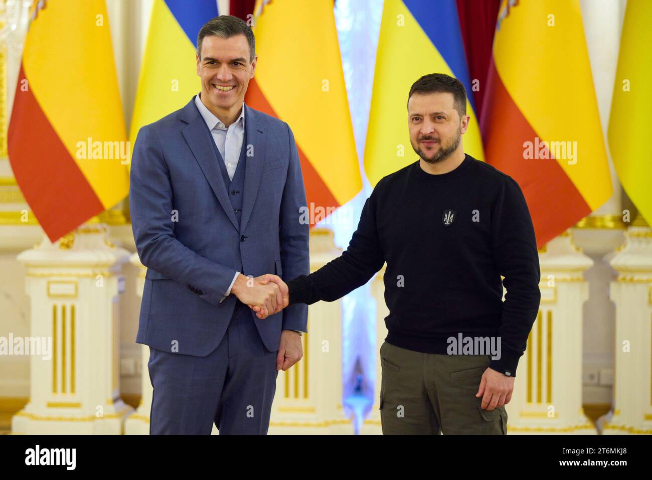 KIEW, UKRAINE - 23. Februar 2023 - der spanische Premierminister Pedro Sanchez während eines Besuchs in der Ukraine zu einem Treffen mit dem Präsidenten der Ukraine Wolodymyr Ze Stockfoto