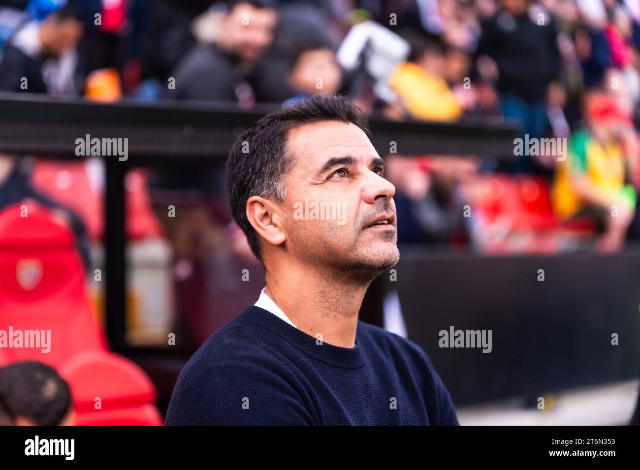 Miguel Angel Sanchez Munoz, besser bekannt als Michel, historische Figur von Rayo Vallecano und aktueller Trainer von Girona, gesehen vor dem Fußballspiel La Liga EA Sports 2022/23 zwischen Rayo Vallecano und Girona im Estadio de Vallecas in Madrid. Stockfoto