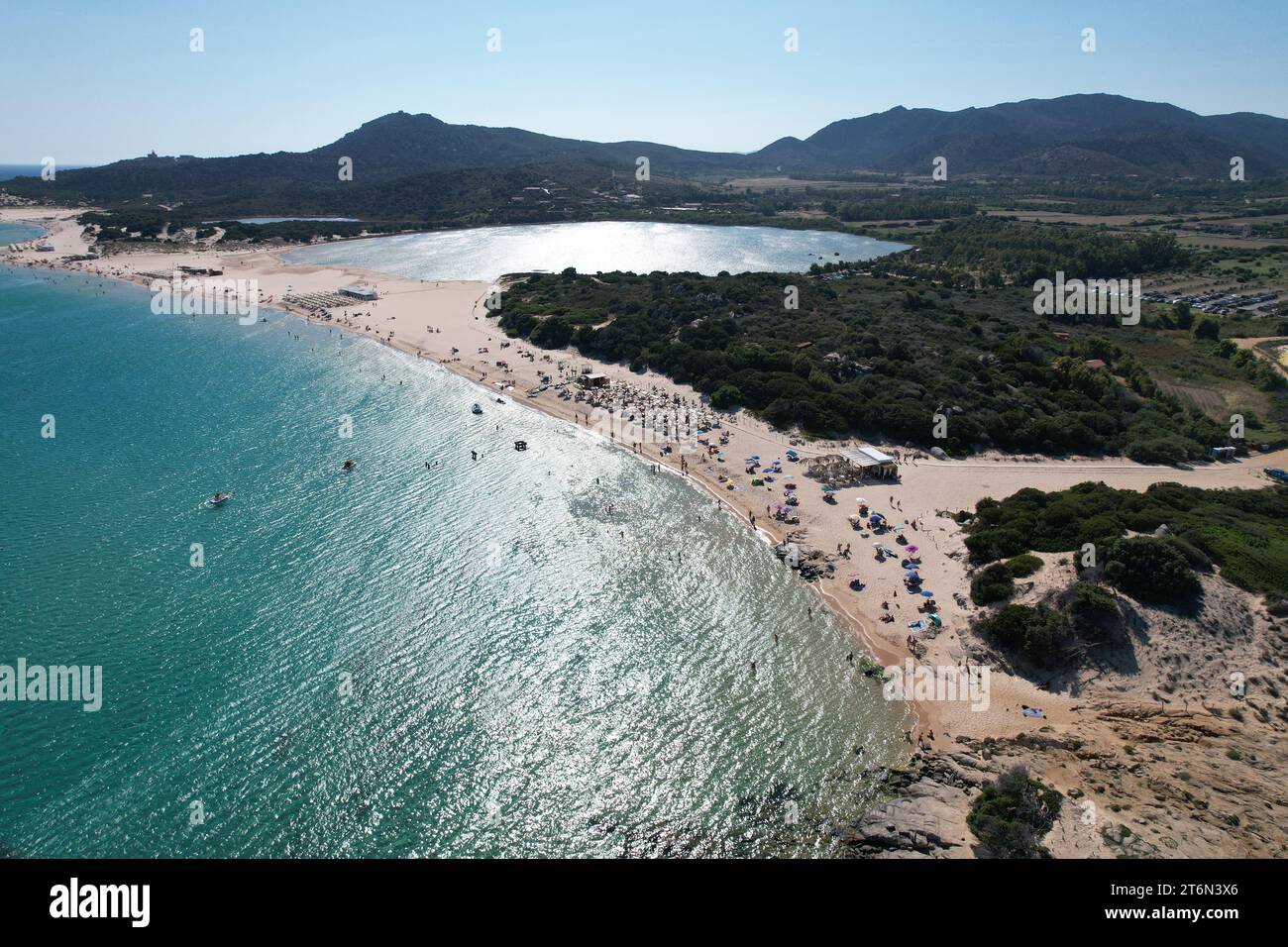 Su Giudeu Beach, Sardinien, Italien. Drohnenansicht. Stockfoto