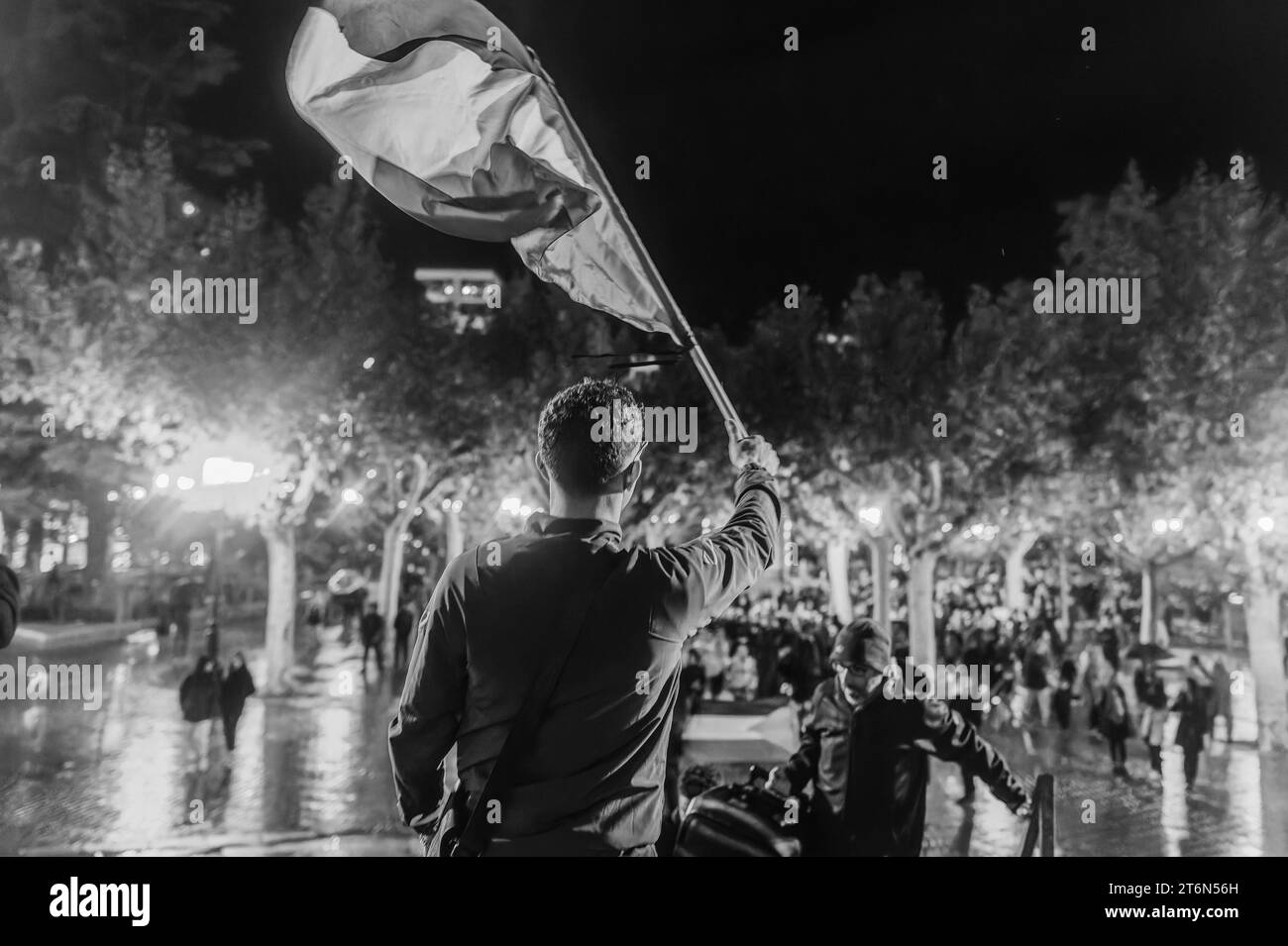 La Rioja, 2. Dezember 2023: Demonstration einer Gruppe von Palästinensern, die ein Ende der israelischen Angriffe fordern. Stockfoto