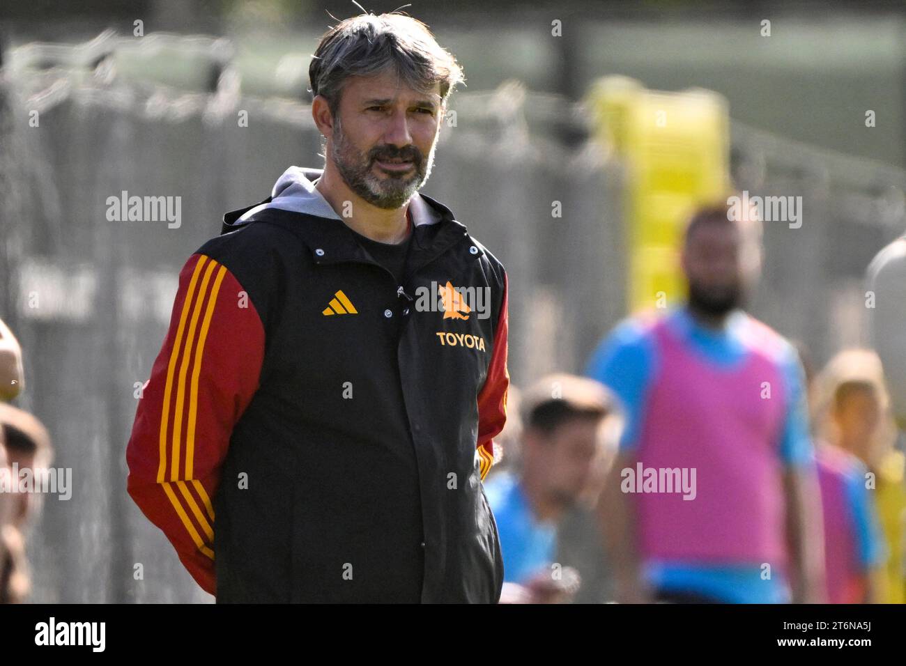 Alessandro Spugna Cheftrainer der AS Roma während des Fußballspiels der Women Series A 2023/2024 zwischen AS Roma und Napoli Femminile SSD im tre fontane Stadion, Rom (Italien), 11. November 2023. Stockfoto