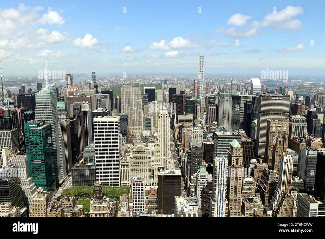 Manhattan, New York, Usa. Ein Panoramablick auf Midtown von der Aussichtsplattform des Empire State Building Stockfoto
