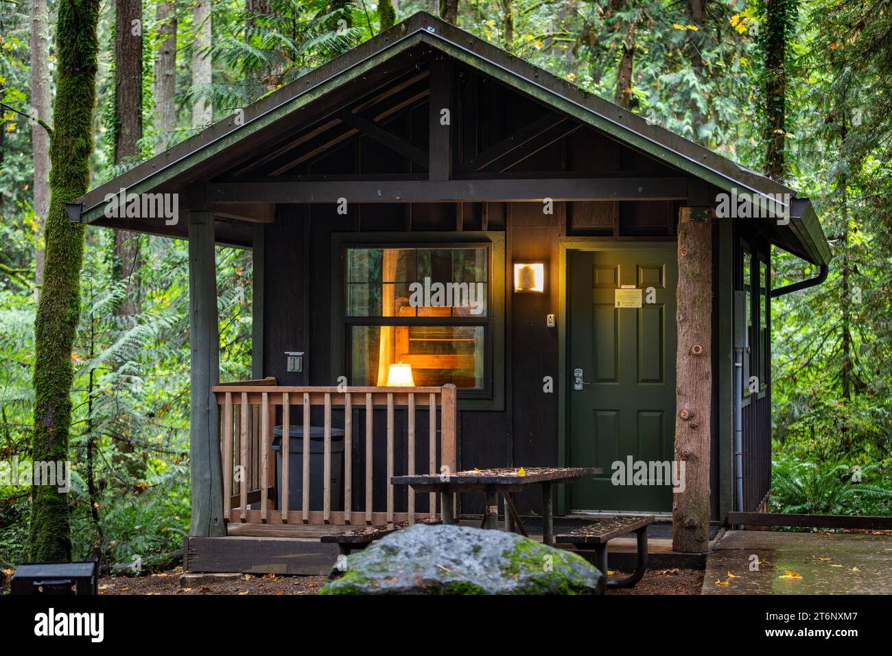 Battle Ground WA USA 16. Oktober 2023; State Park Camping Hütte Stockfoto